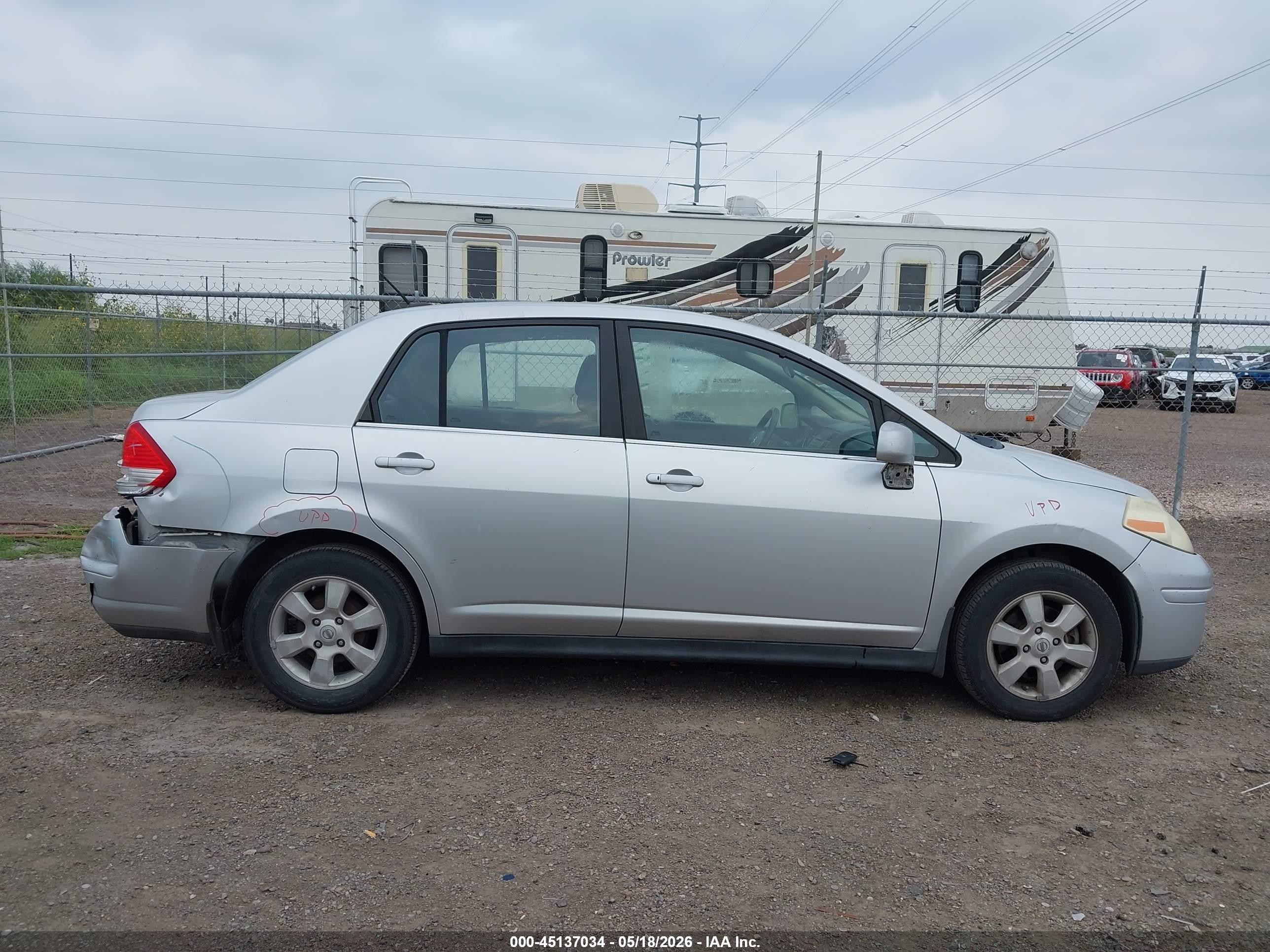 2009 Nissan Versa 1.8sl Silver vin: 3N1BC11E09L355303
