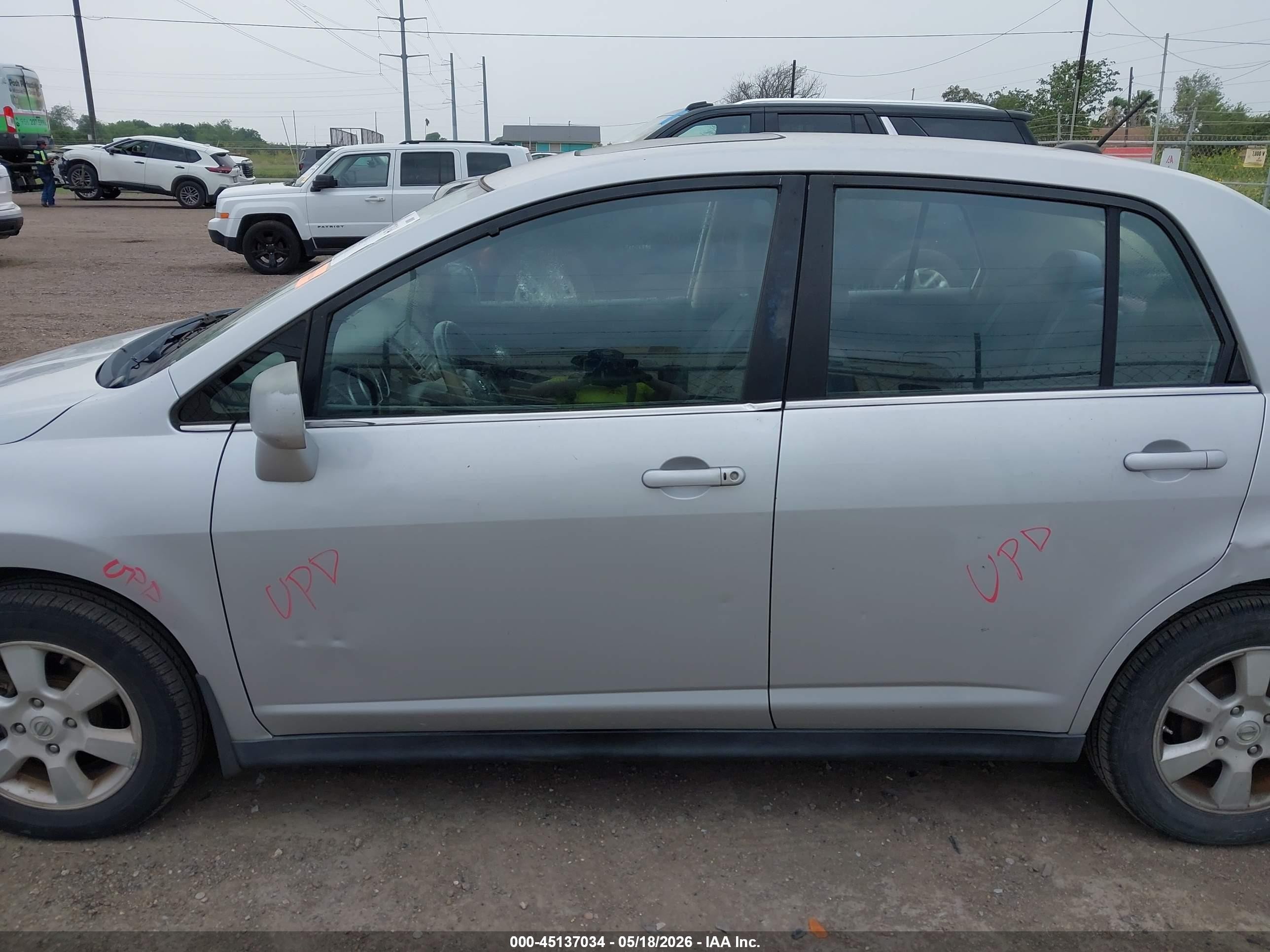 2009 Nissan Versa 1.8sl Silver vin: 3N1BC11E09L355303