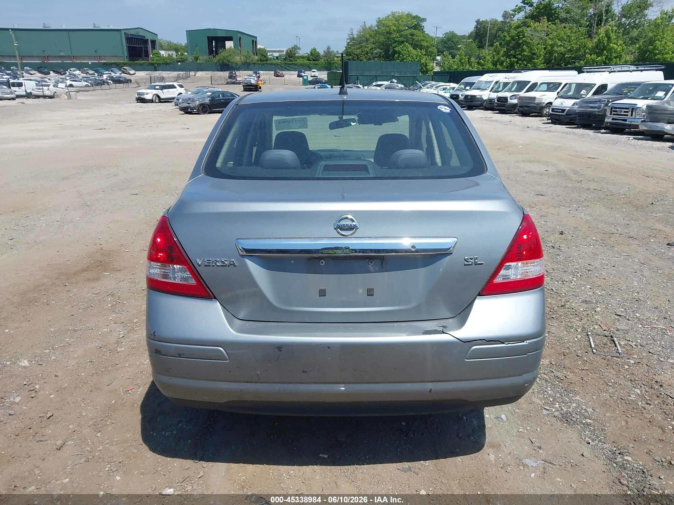 2009 Nissan Versa 1.8sl Серый vin: 3N1BC11E09L362591
