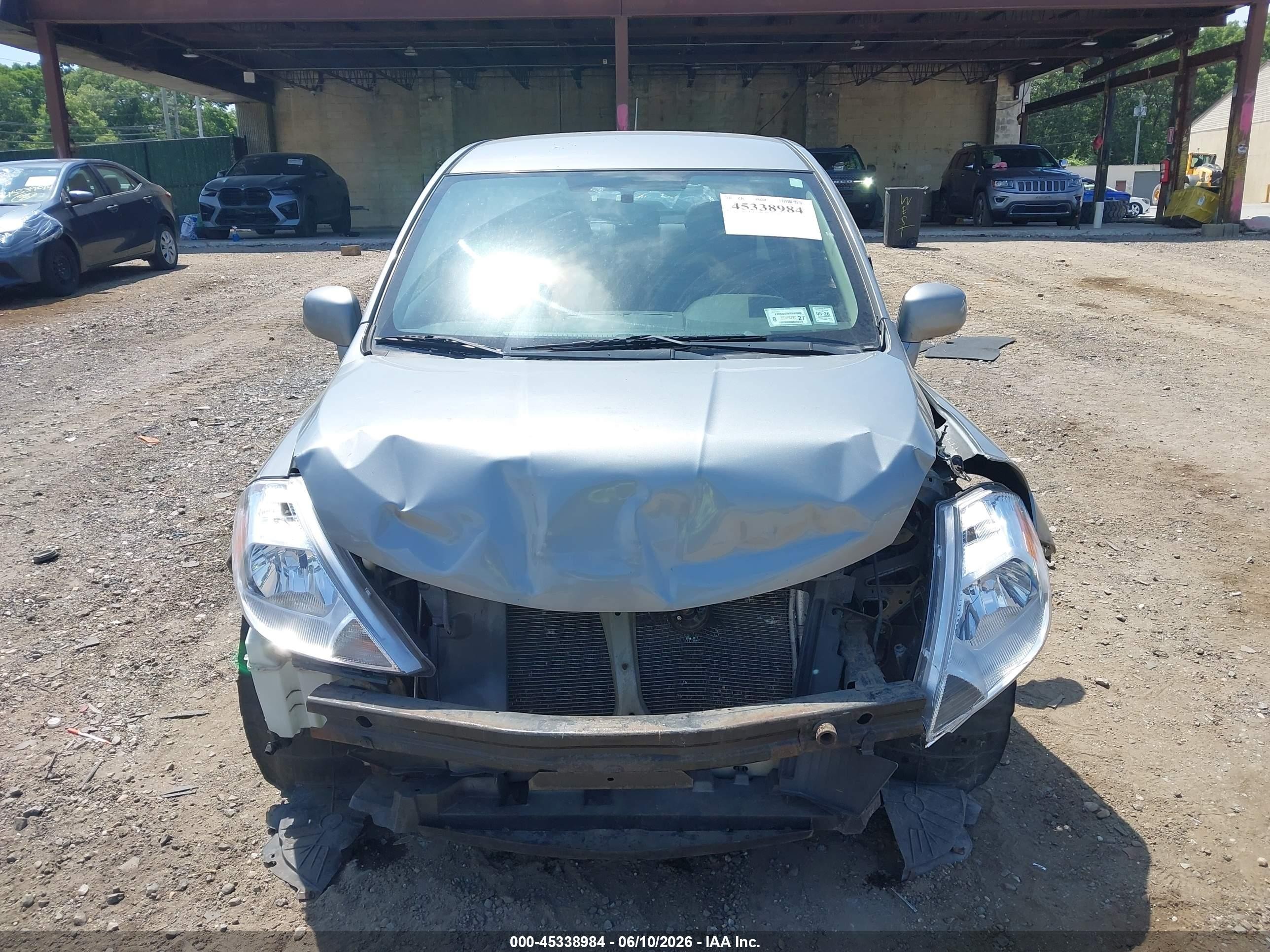 2009 Nissan Versa 1.8sl Серый vin: 3N1BC11E09L362591
