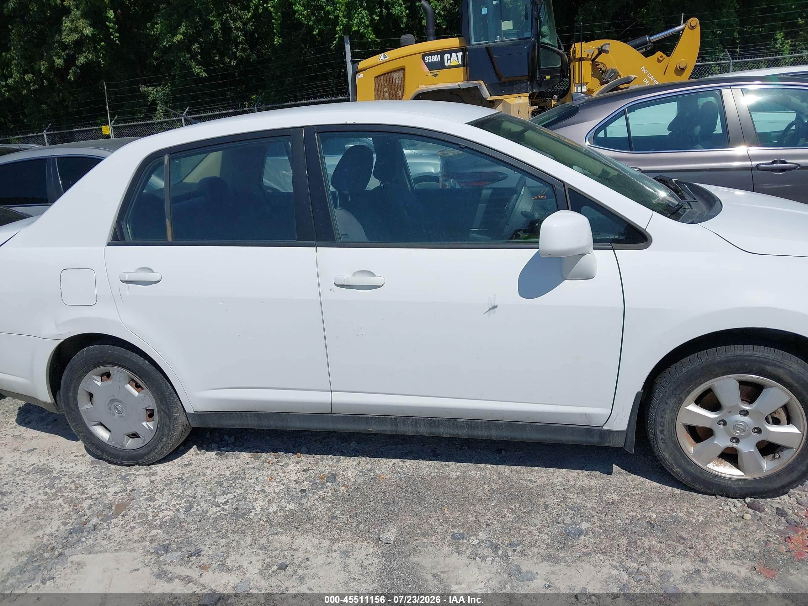 2009 Nissan Versa 1.8s White vin: 3N1BC11E09L425267