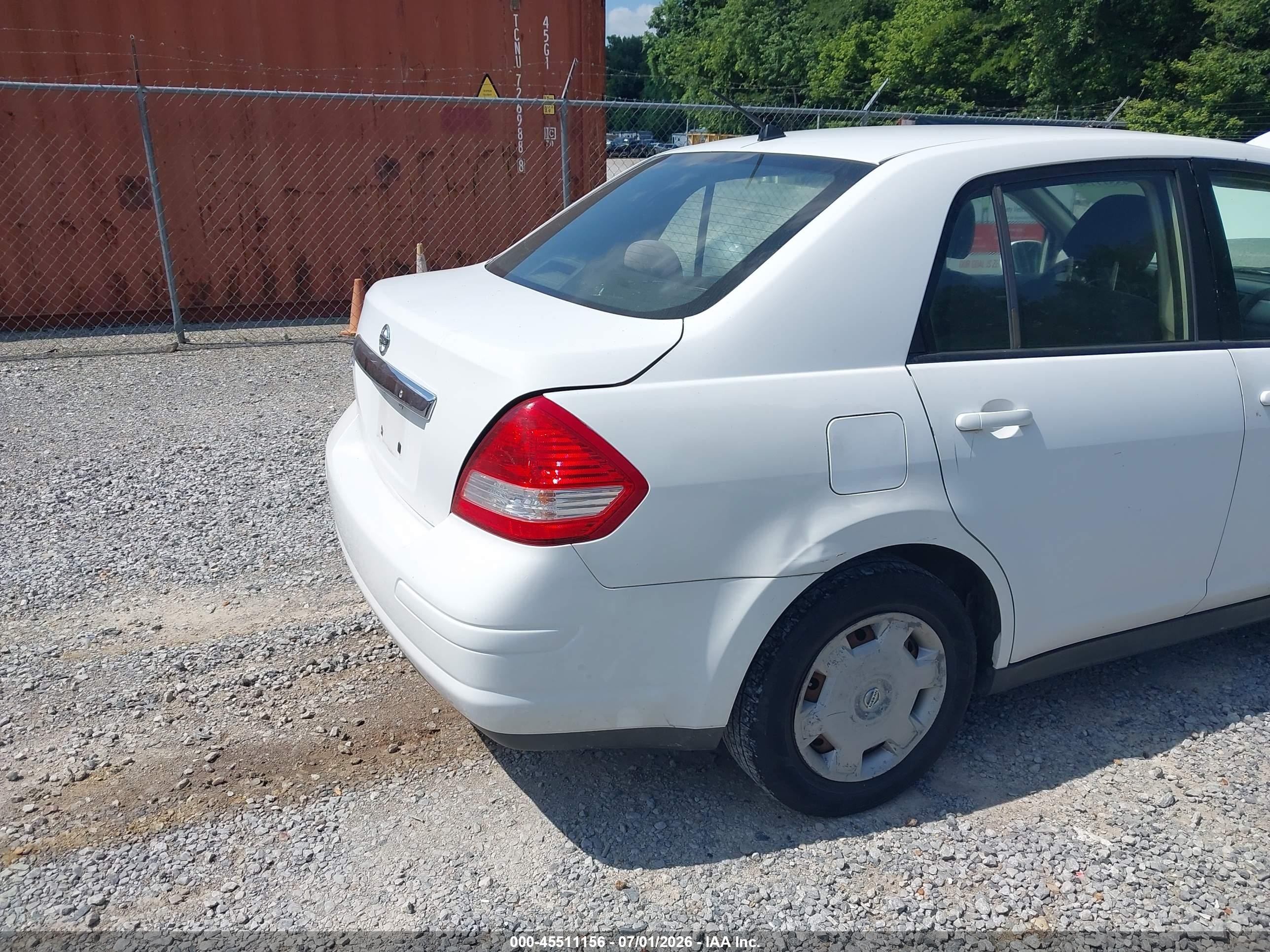 2009 Nissan Versa 1.8s White vin: 3N1BC11E09L425267
