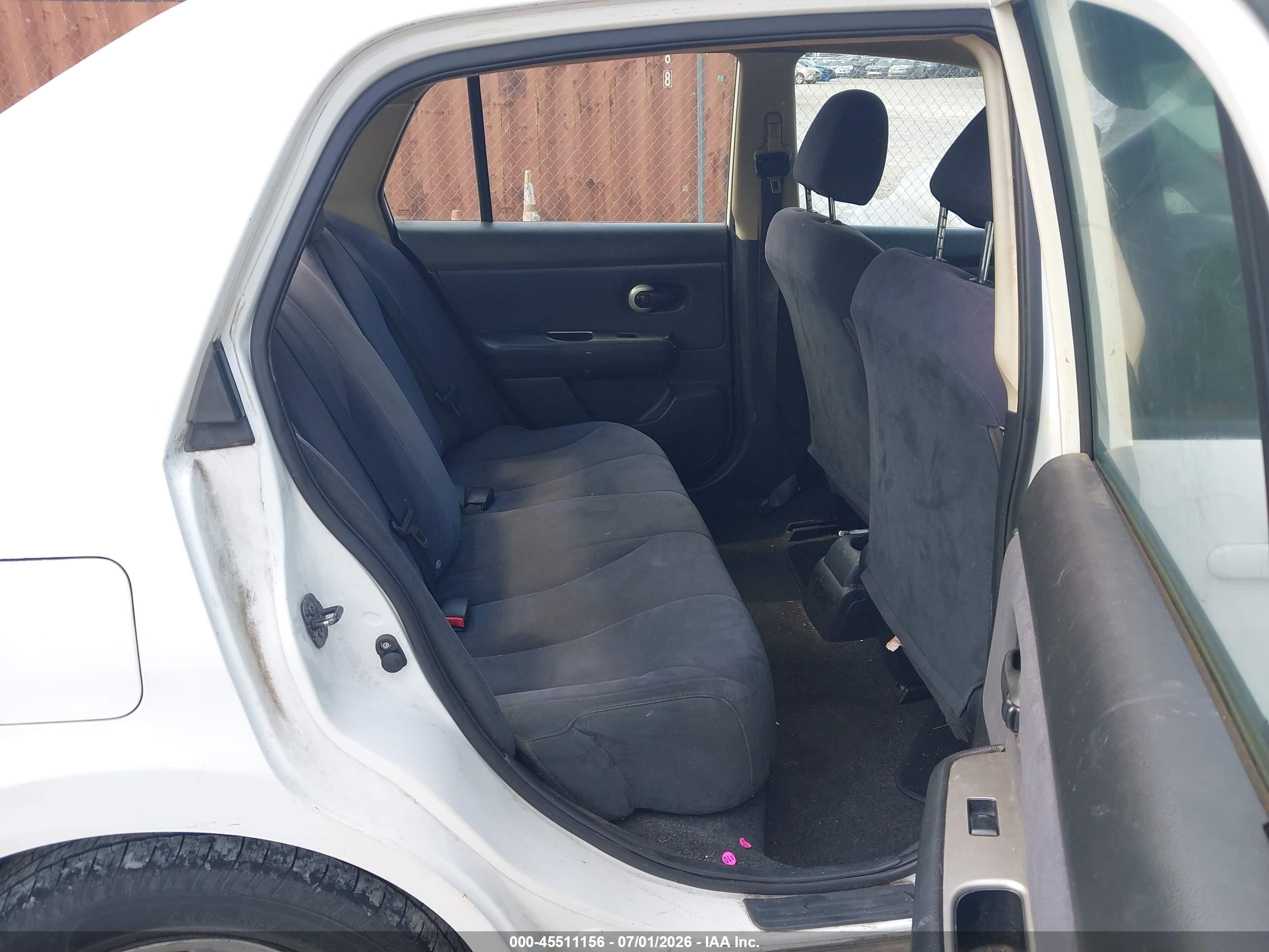 2009 Nissan Versa 1.8s White vin: 3N1BC11E09L425267