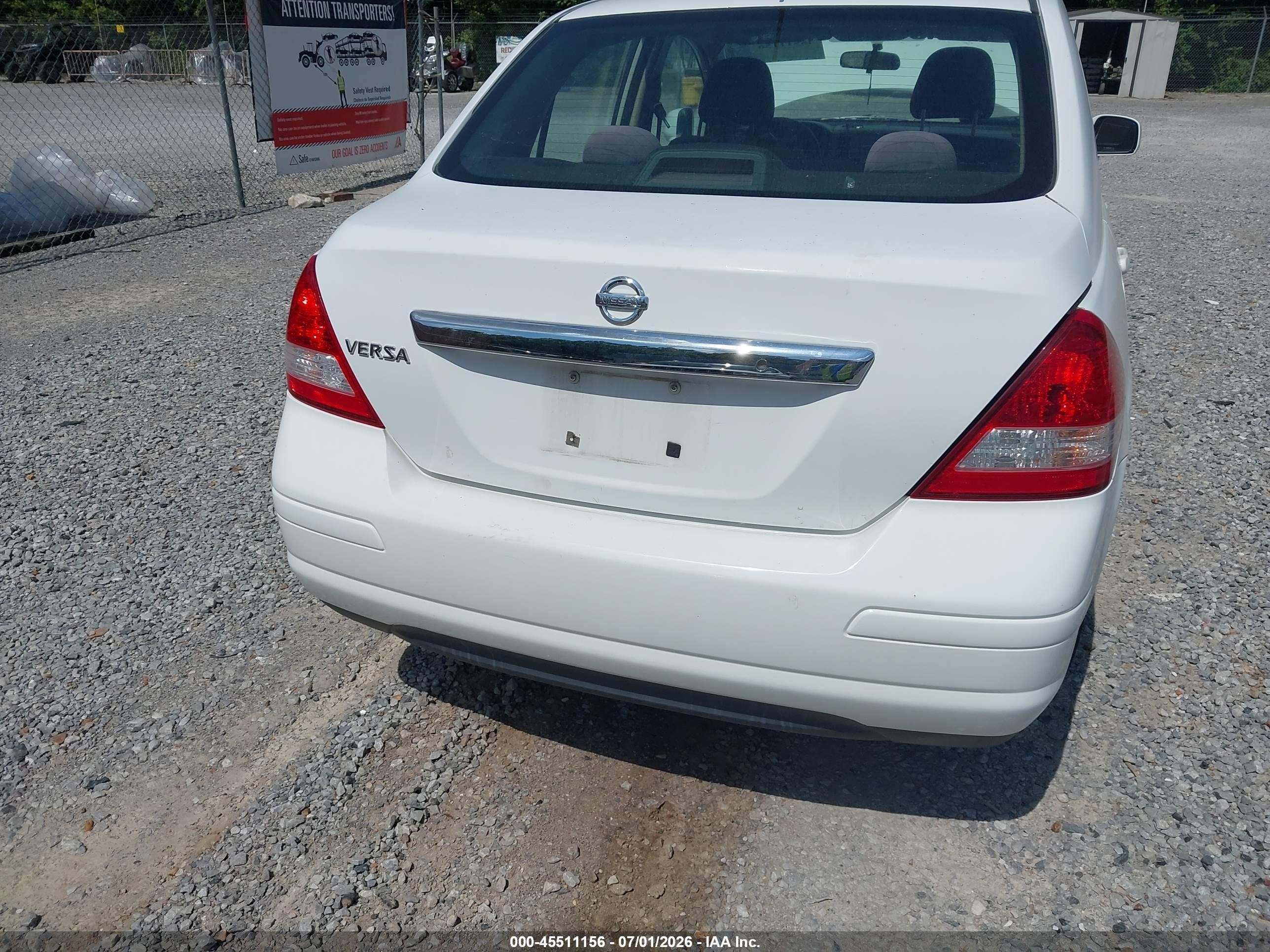 2009 Nissan Versa 1.8s White vin: 3N1BC11E09L425267
