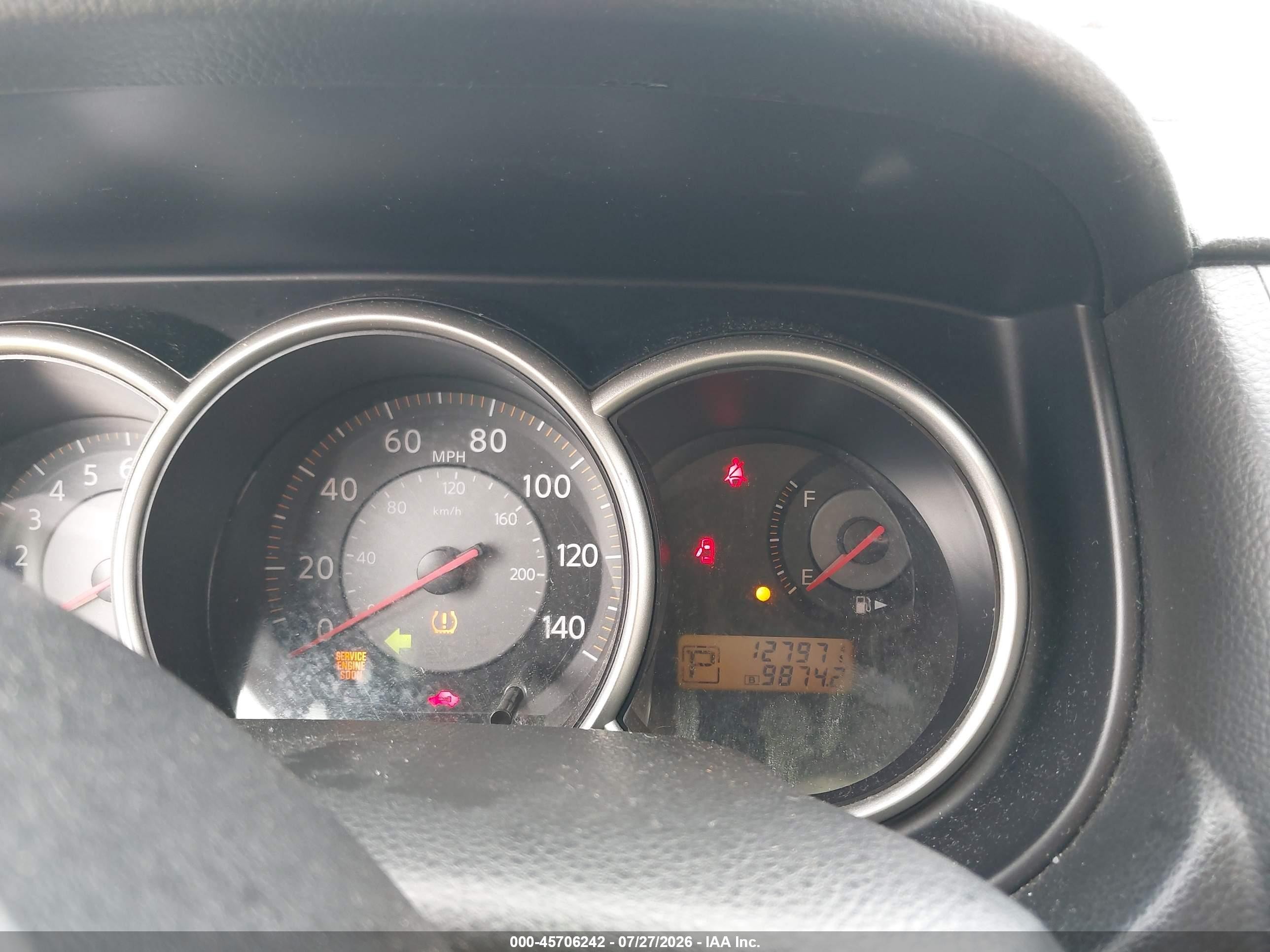 2008 Nissan Versa 1.8 S Silver vin: 3N1BC11E18L352845