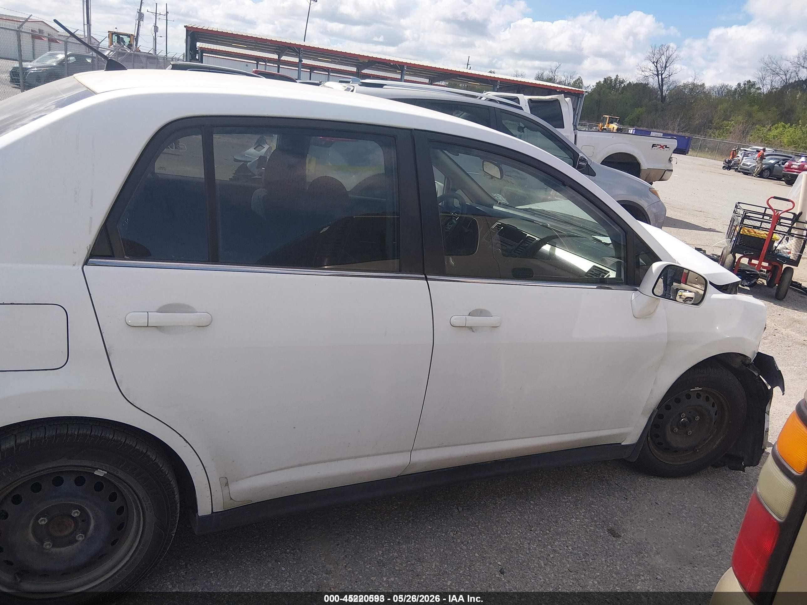 2008 Nissan Versa 1.8s White vin: 3N1BC11E18L392875