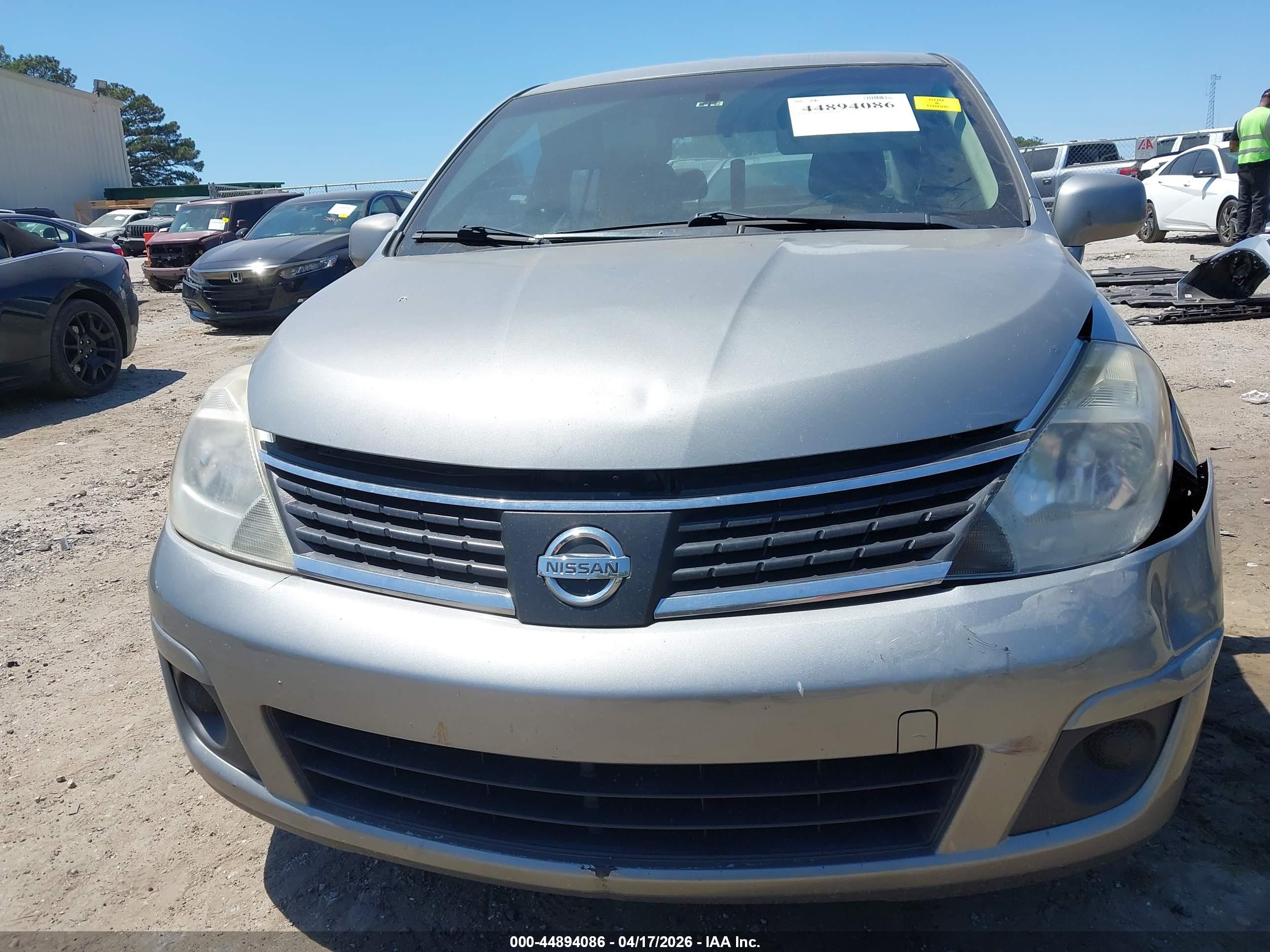 2009 Nissan Versa 1.8sl Silver vin: 3N1BC11E19L396992