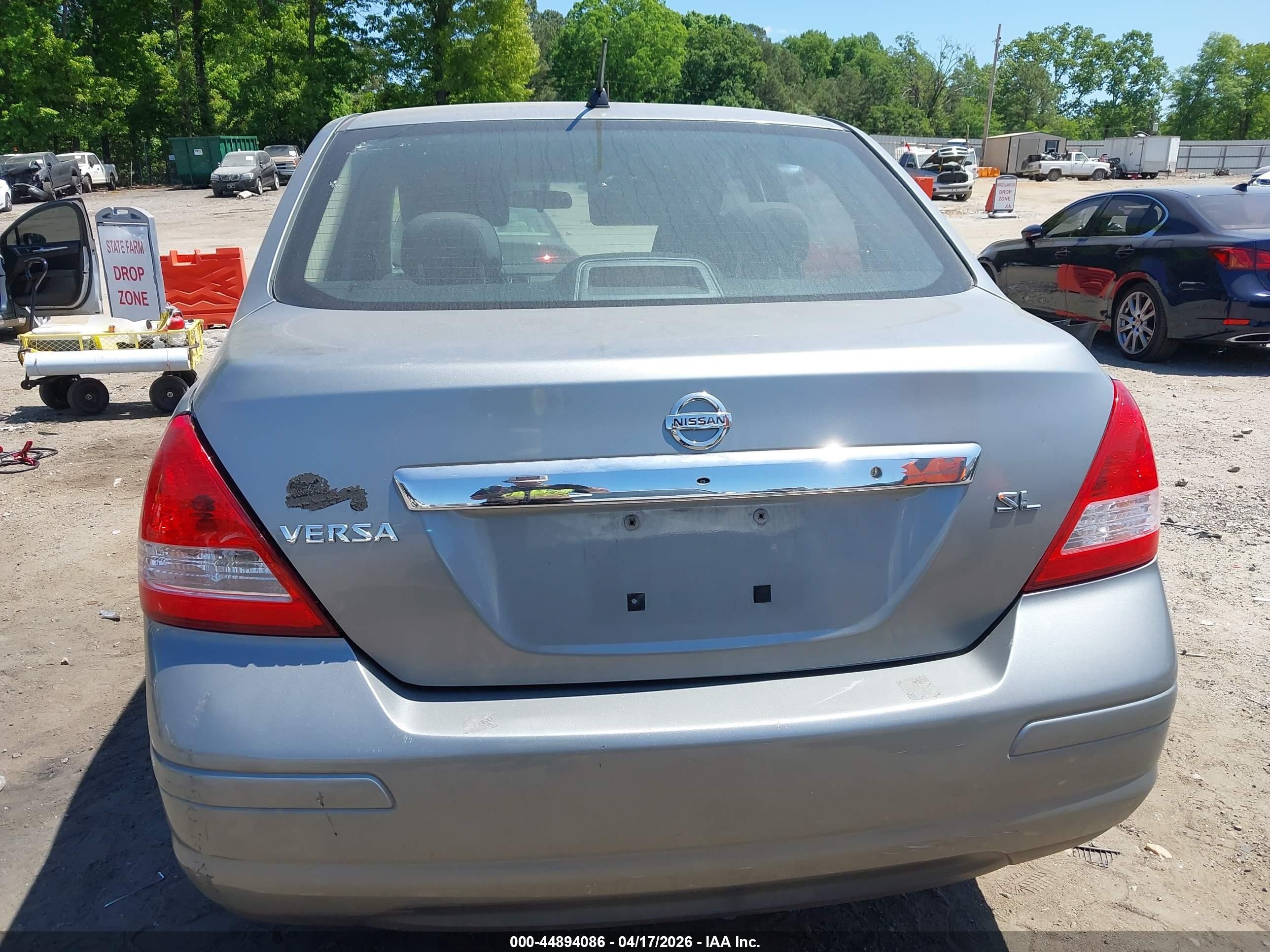 2009 Nissan Versa 1.8sl Silver vin: 3N1BC11E19L396992
