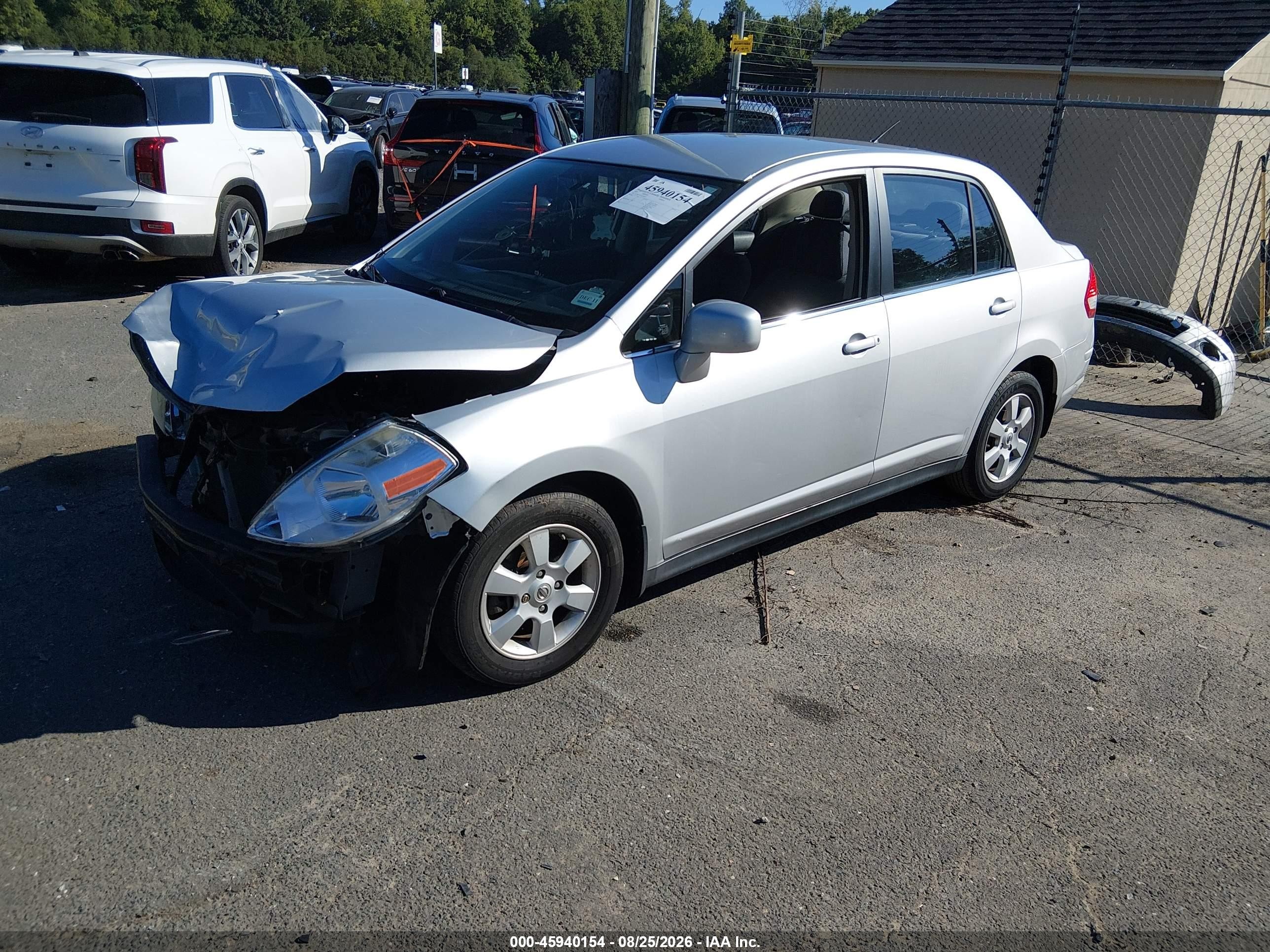 2007 Nissan Versa 1.8sl Silver vin: 3N1BC11E27L446022