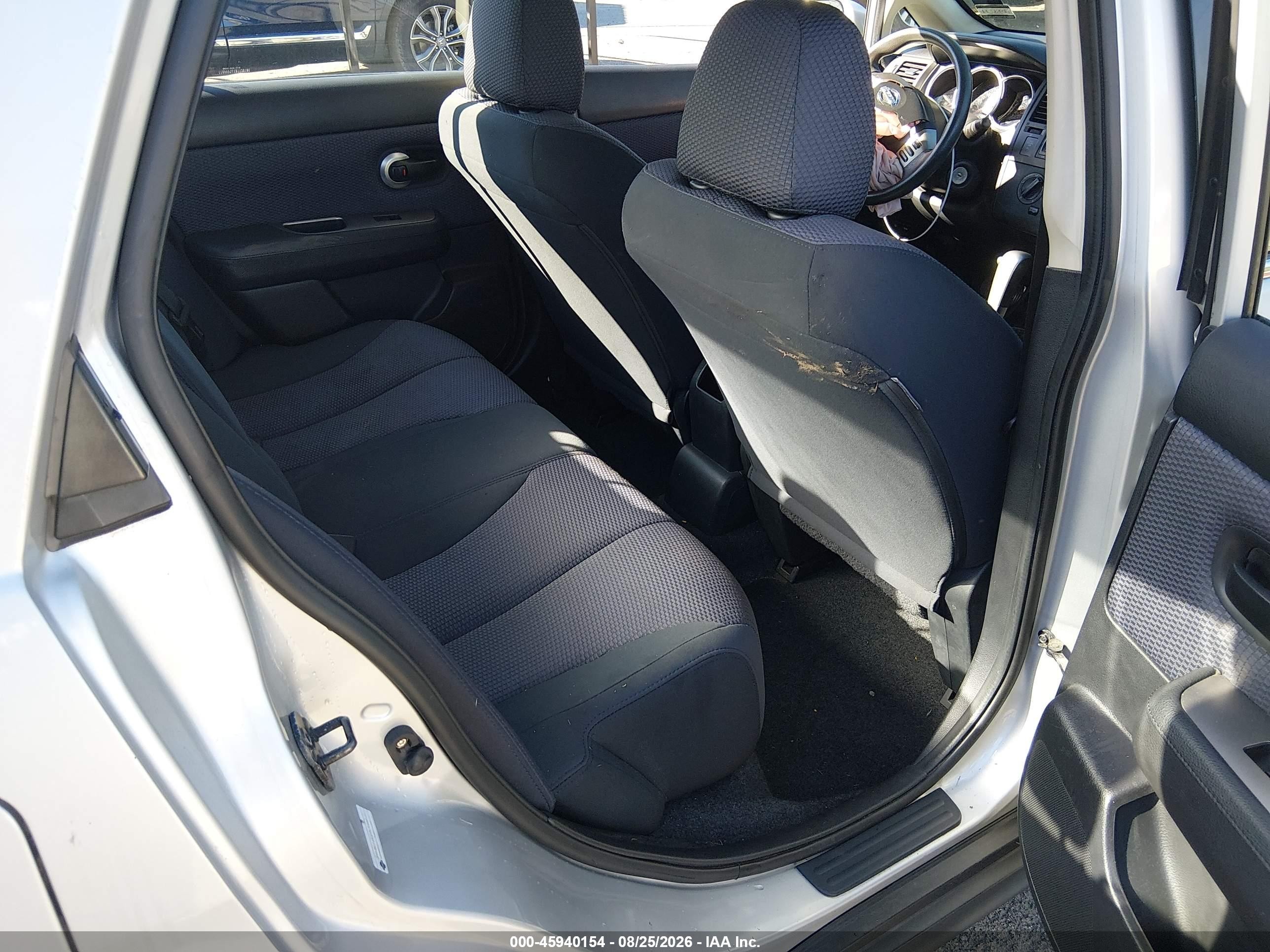 2007 Nissan Versa 1.8sl Silver vin: 3N1BC11E27L446022