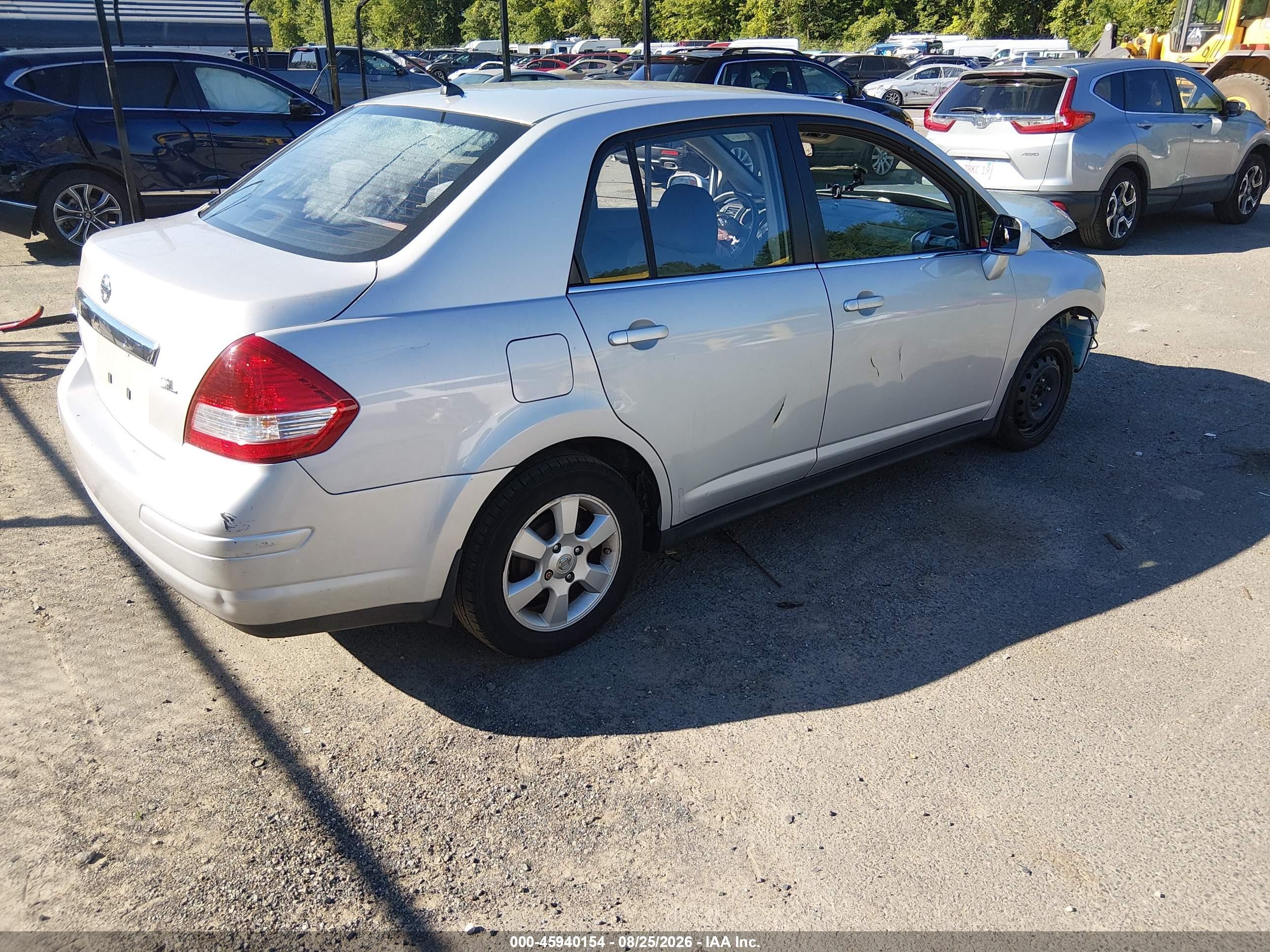 2007 Nissan Versa 1.8sl Silver vin: 3N1BC11E27L446022