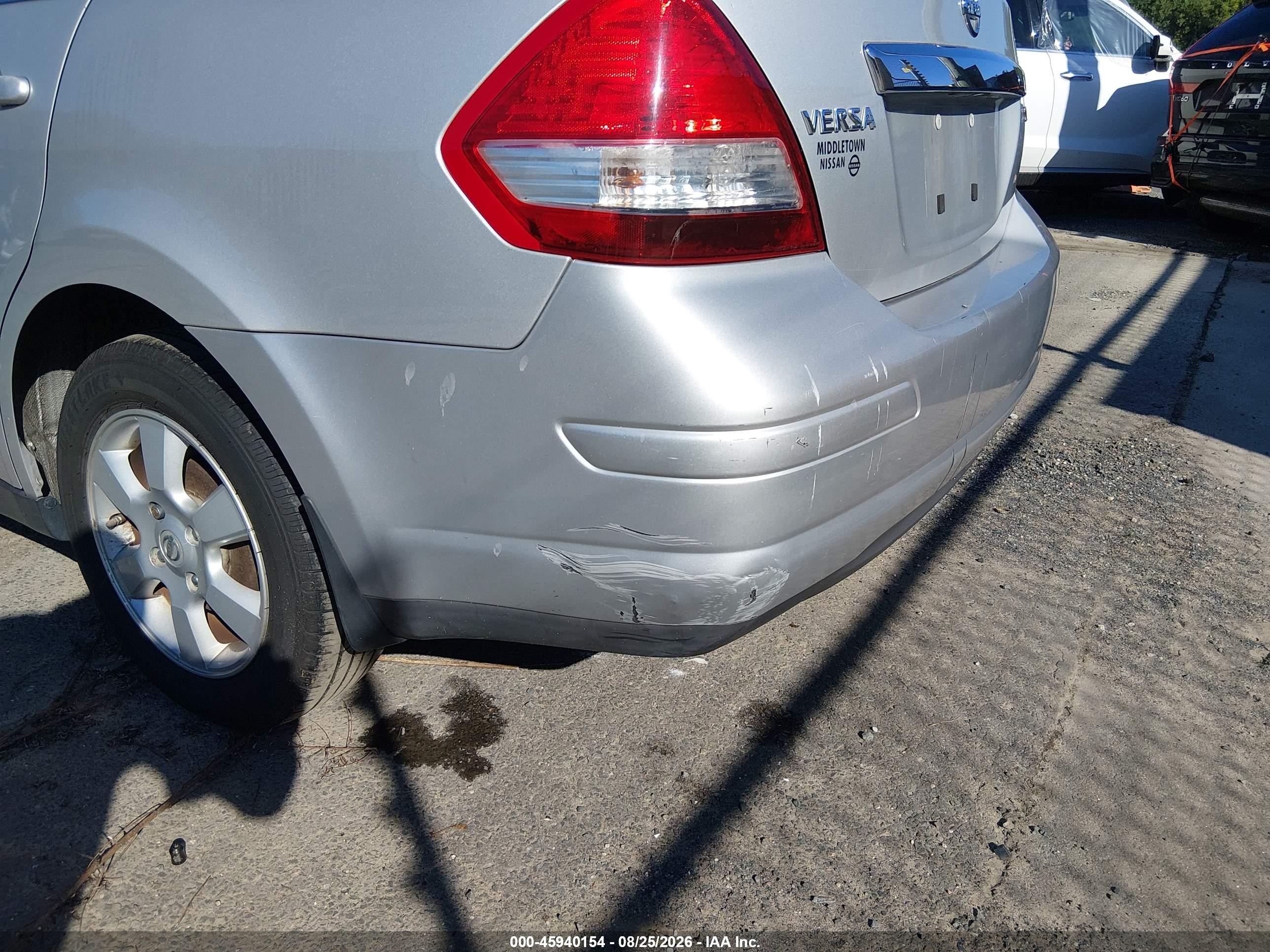 2007 Nissan Versa 1.8sl Silver vin: 3N1BC11E27L446022