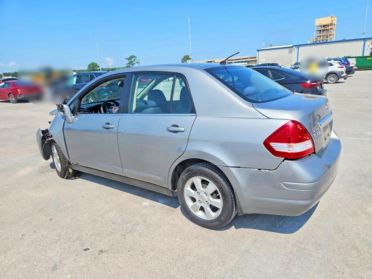 2007 Nissan Versa 1.8 S Silver vin: 3N1BC11E37L425261