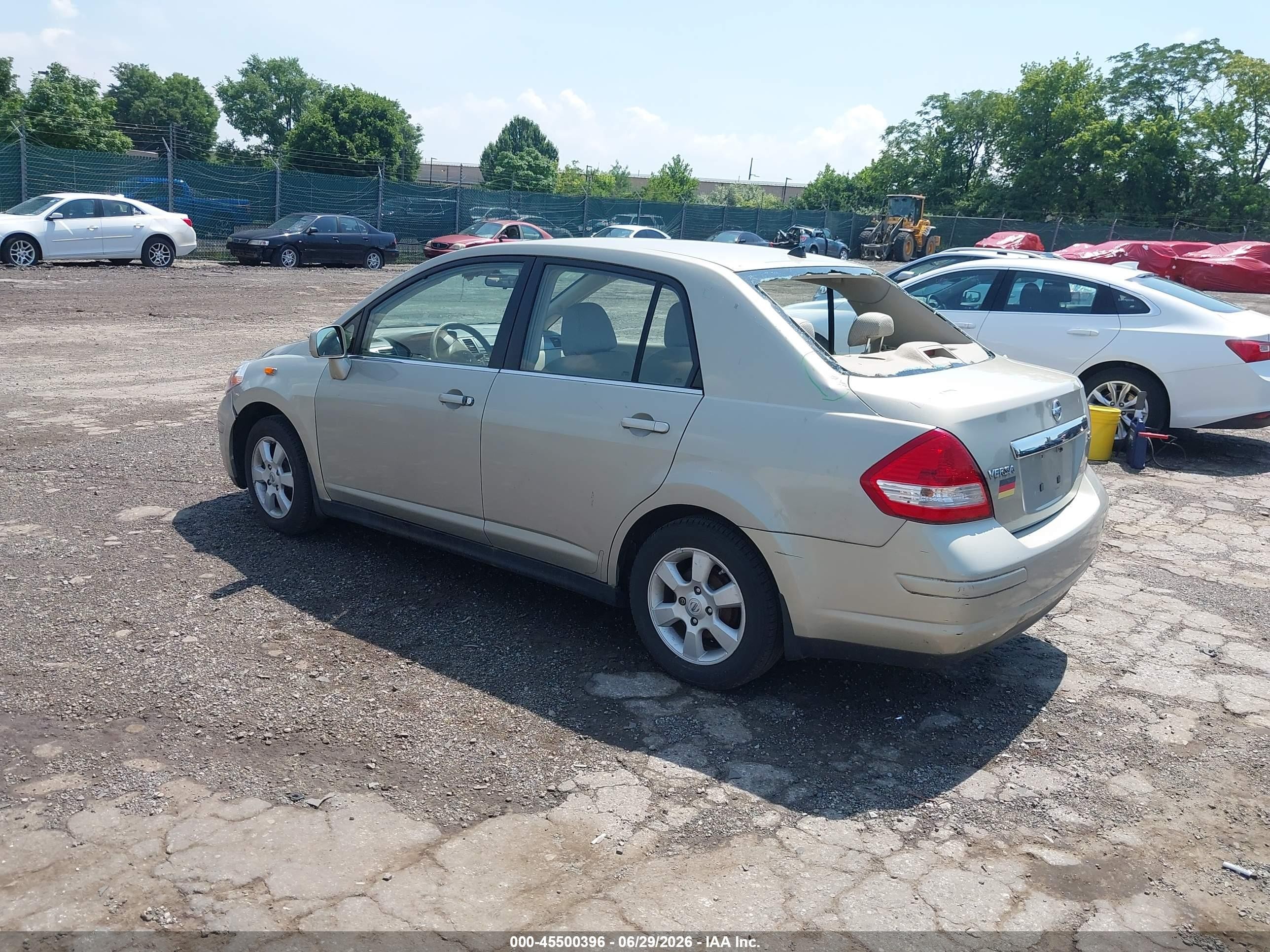 2007 Nissan Versa 1.8sl Silver vin: 3N1BC11E37L460527