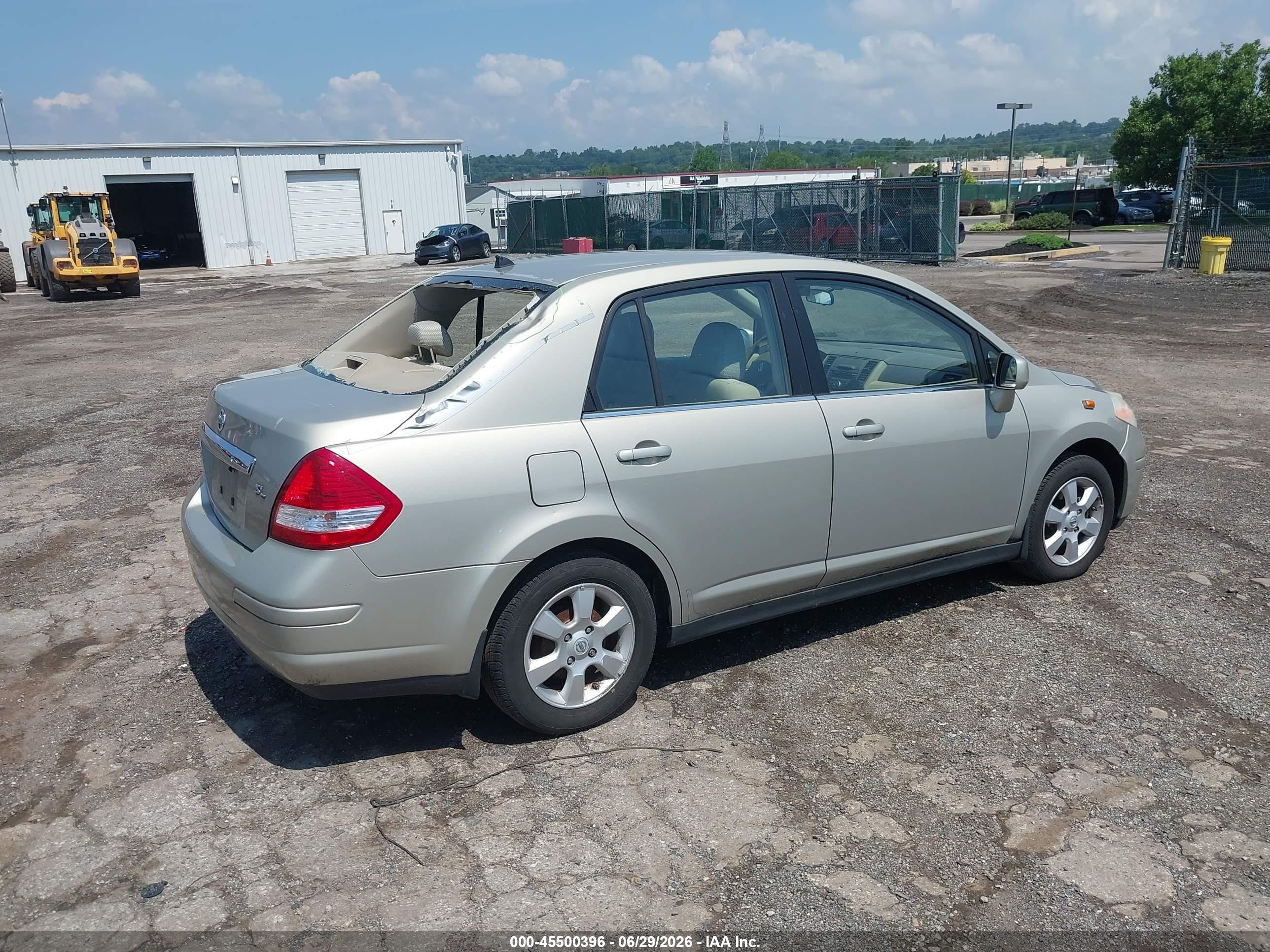 2007 Nissan Versa 1.8sl Silver vin: 3N1BC11E37L460527