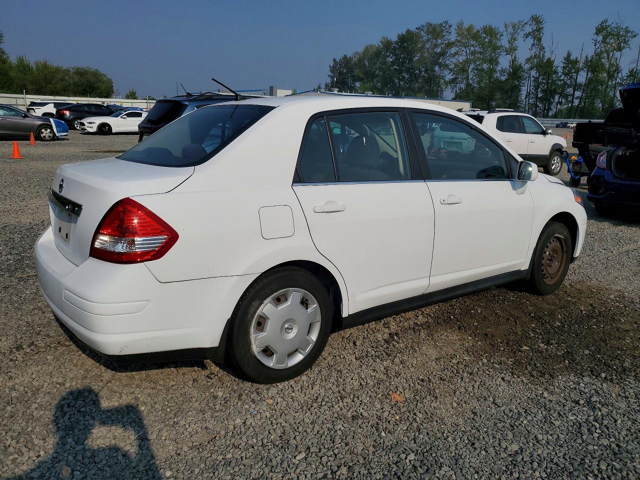 2008 Nissan Versa 1.8 S White vin: 3N1BC11E38L388990