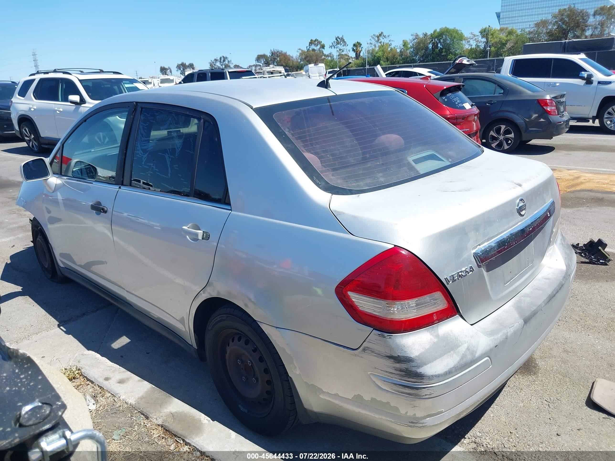 2008 Nissan Versa 1.8 S Silver vin: 3N1BC11E38L397771