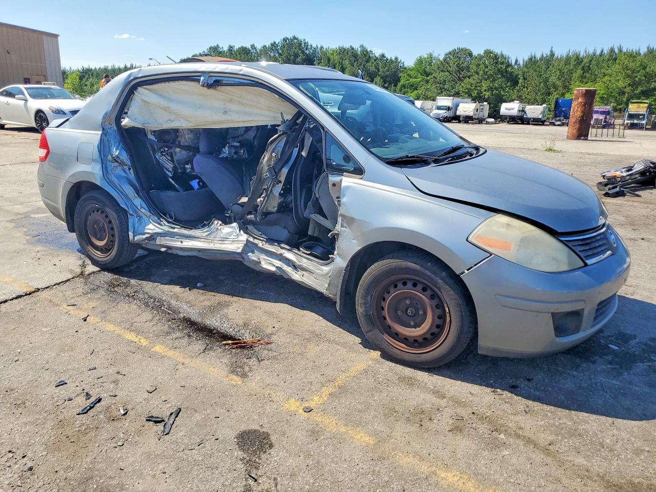 2009 Nissan Versa 1.8 S Белый vin: 3N1BC11E39L442659