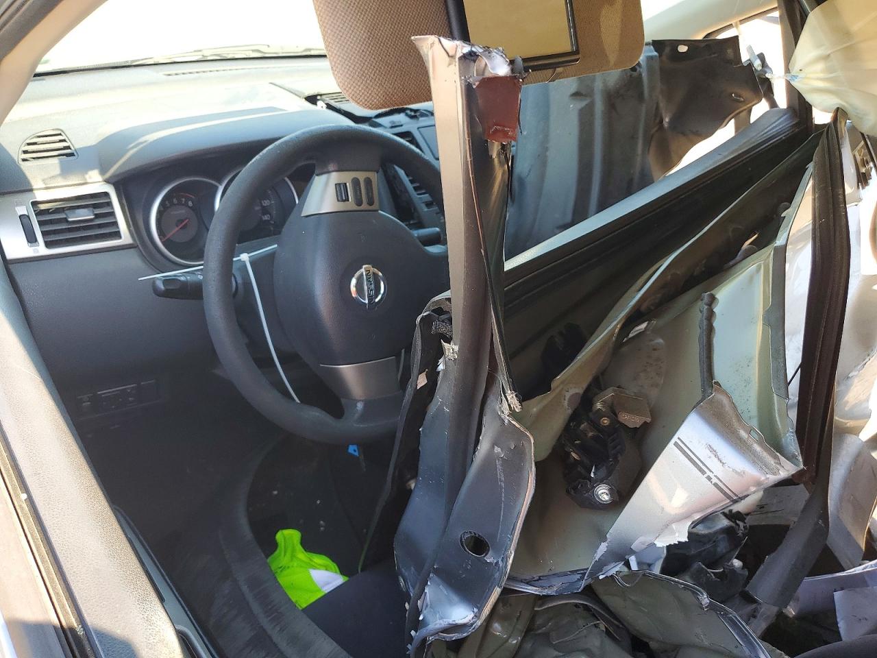 2009 Nissan Versa 1.8 S Белый vin: 3N1BC11E39L442659