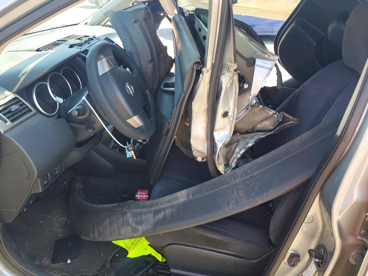 2009 Nissan Versa 1.8 S Белый vin: 3N1BC11E39L442659