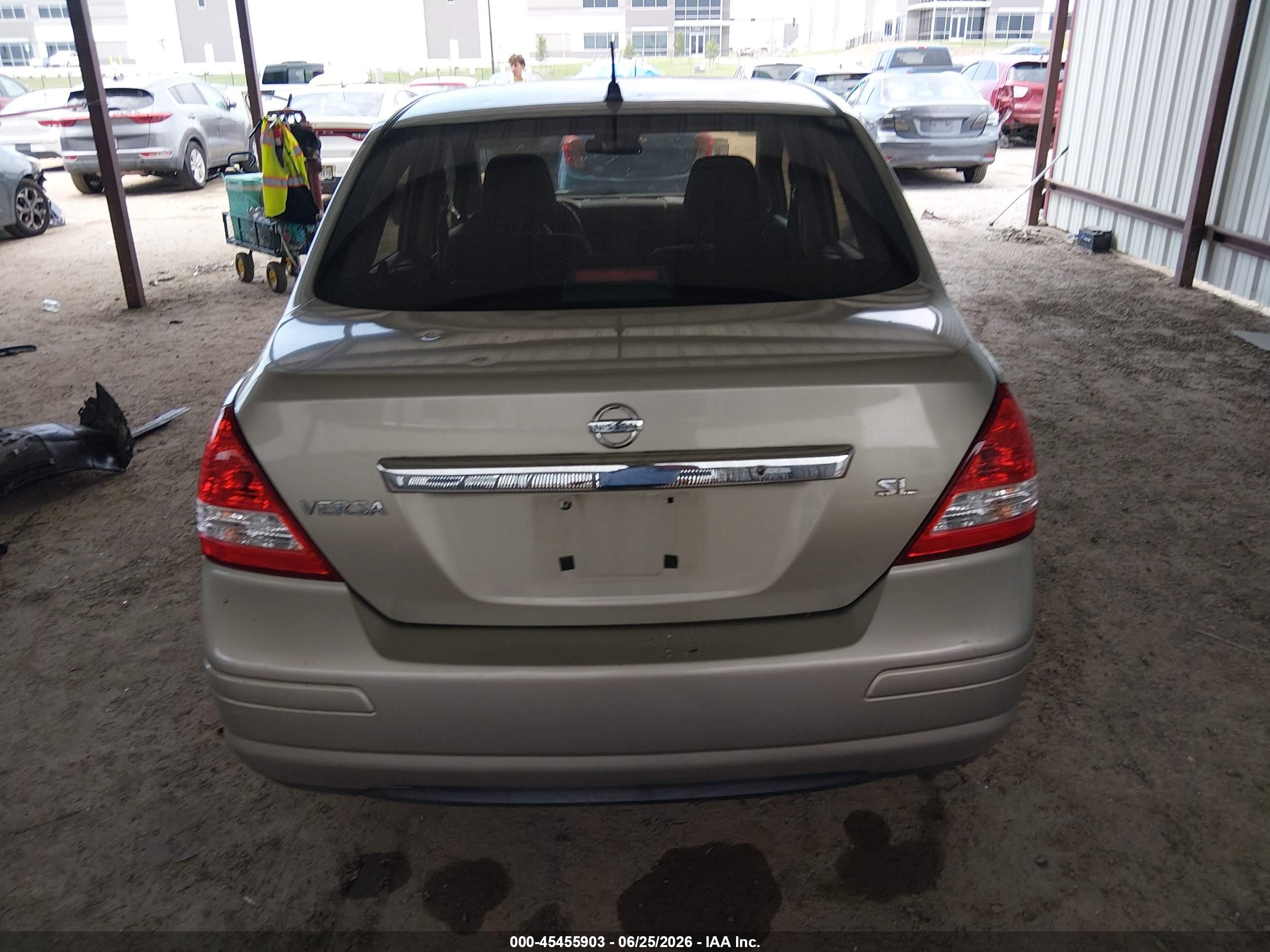 2009 Nissan Versa 1.8sl Gold vin: 3N1BC11E39L476231