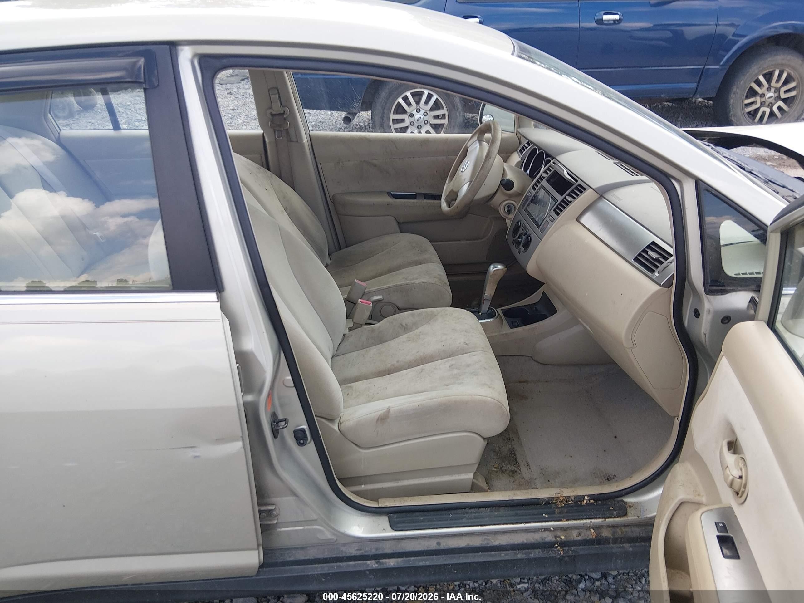 2007 Nissan Versa 1.8s Champagne vin: 3N1BC11E47L443283