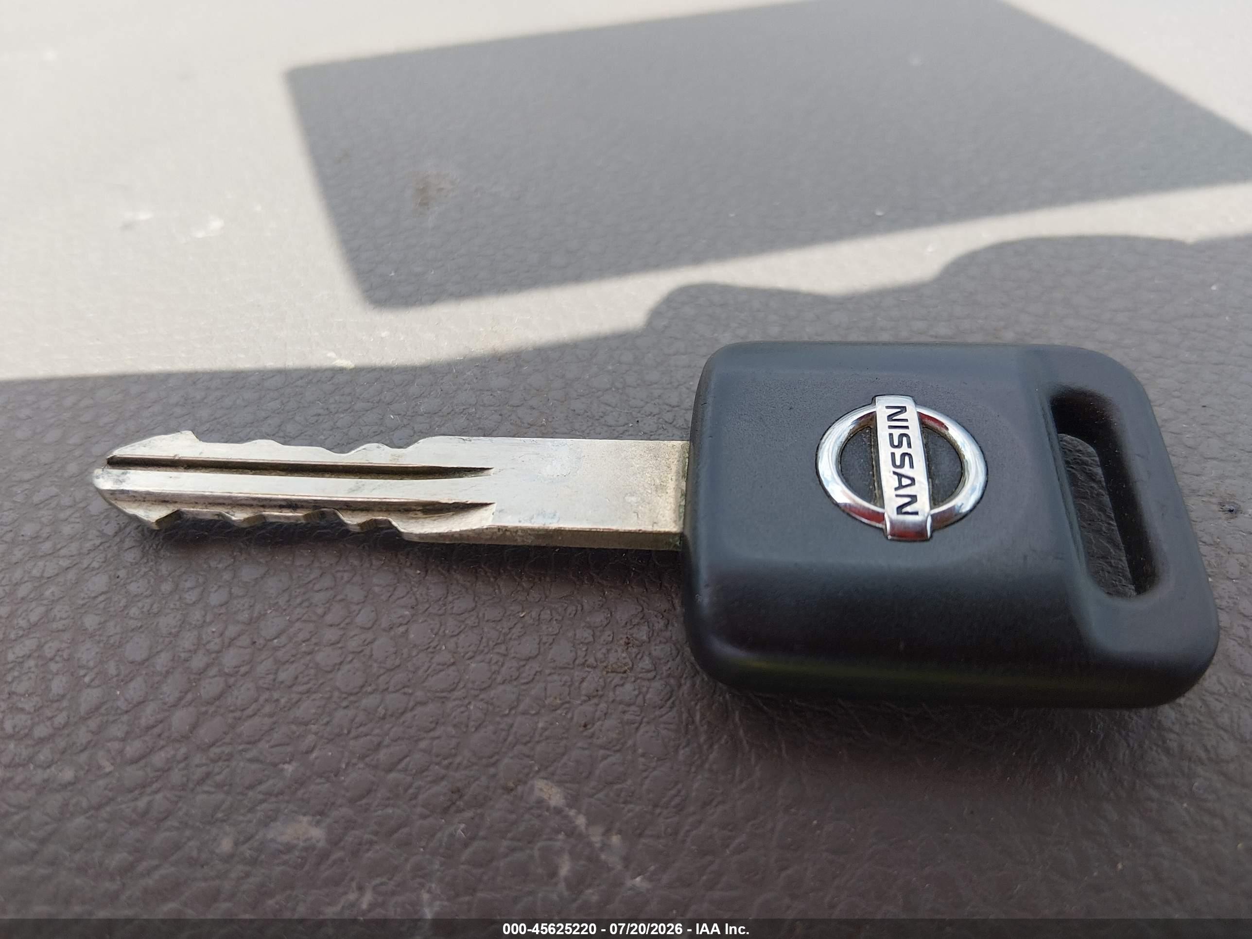 2007 Nissan Versa 1.8s Champagne vin: 3N1BC11E47L443283