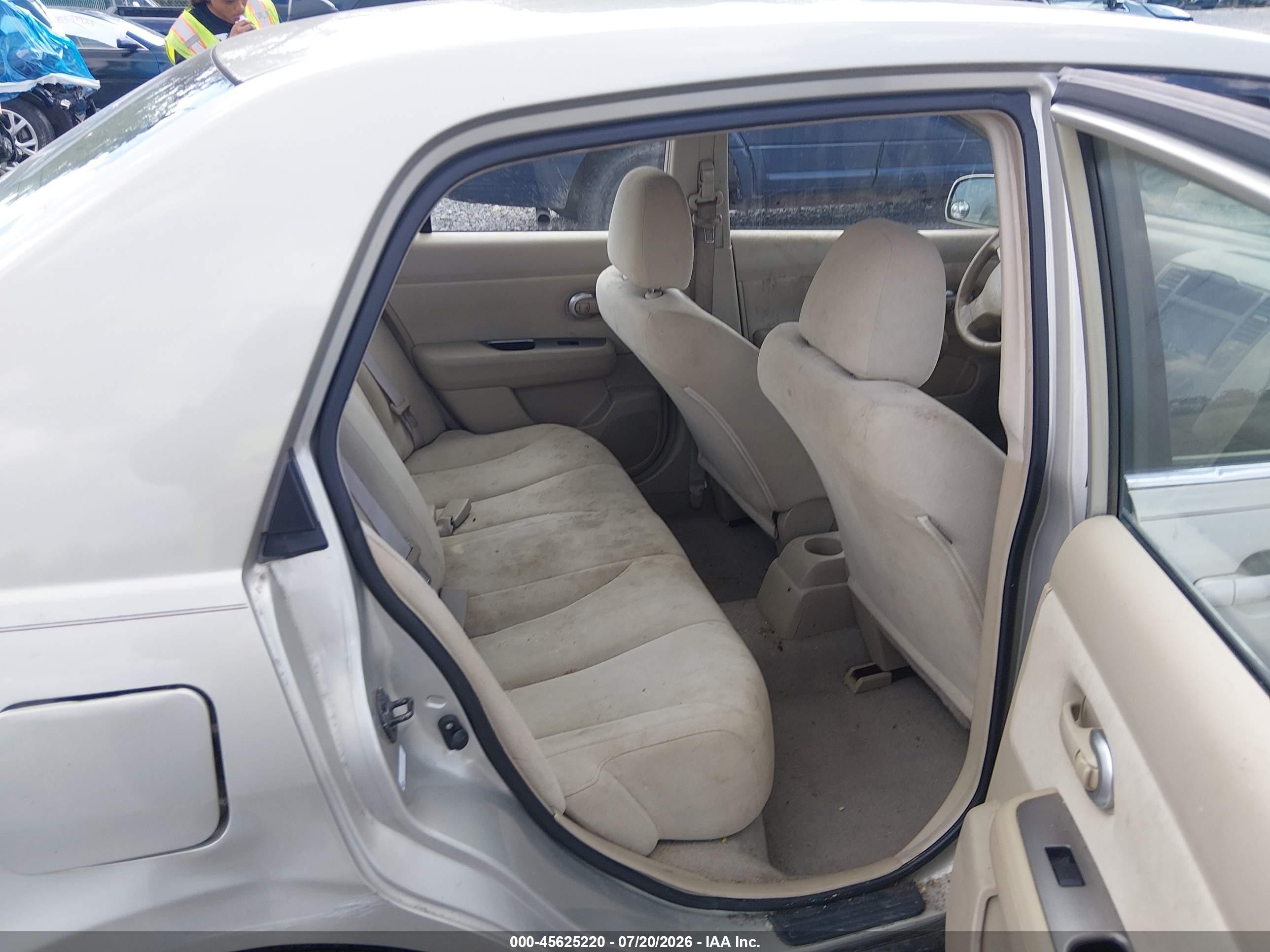 2007 Nissan Versa 1.8s Champagne vin: 3N1BC11E47L443283