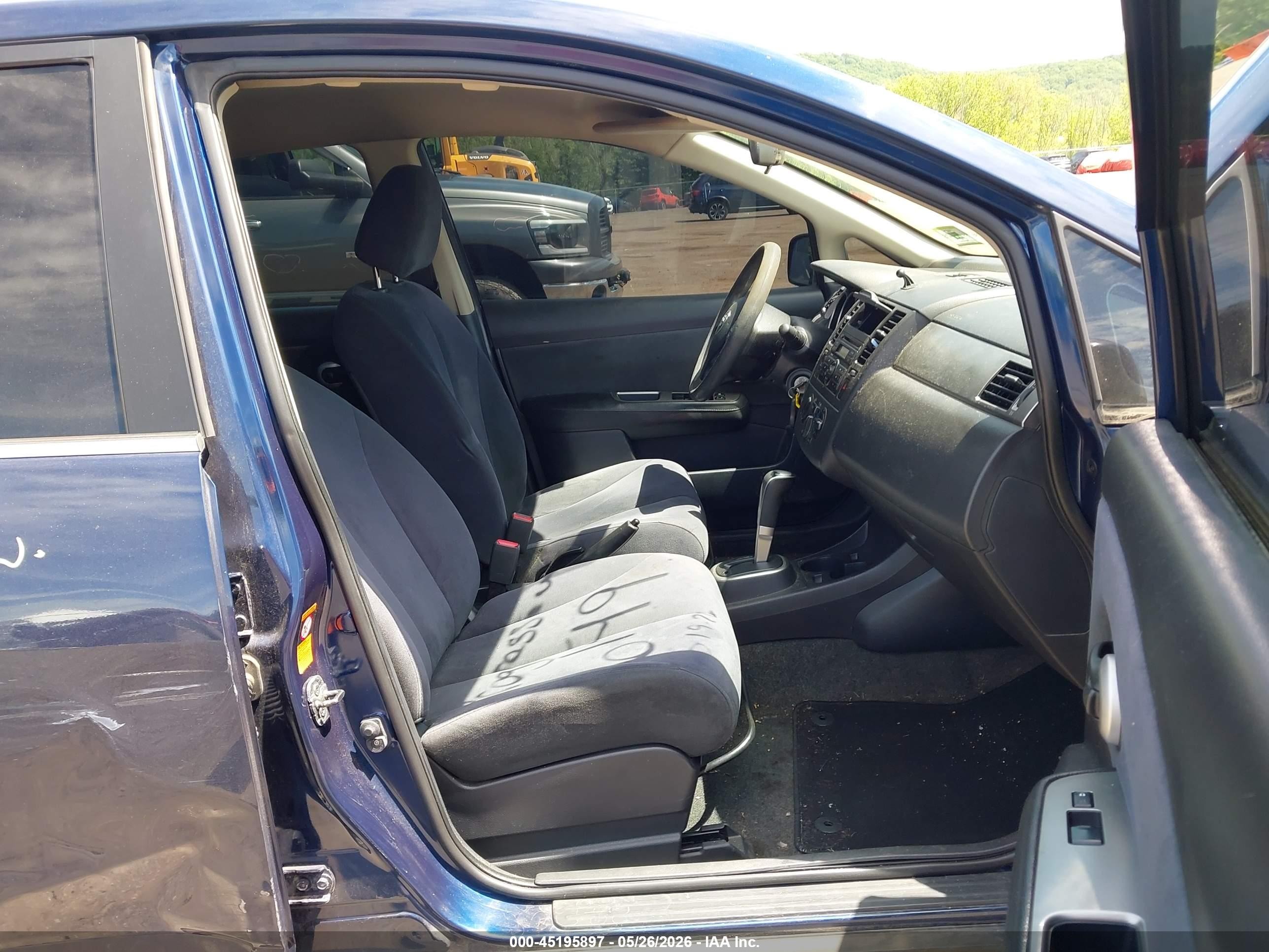 2008 Nissan Versa 1.8s Blue vin: 3N1BC11E48L368554