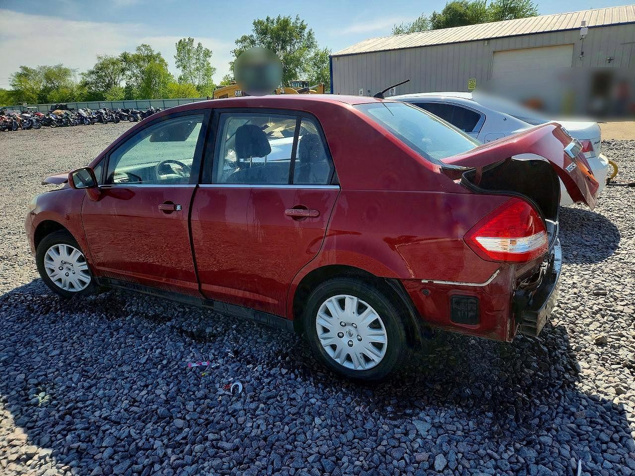 2008 Nissan Versa 1.8 S Red vin: 3N1BC11E48L375715