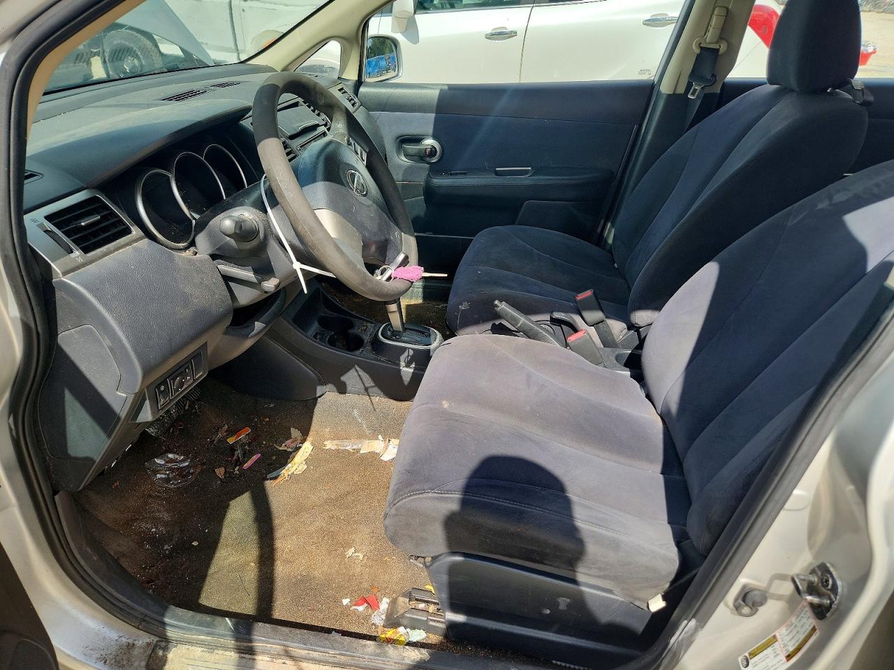 2008 Nissan Versa 1.8 S Silver vin: 3N1BC11E48L382597