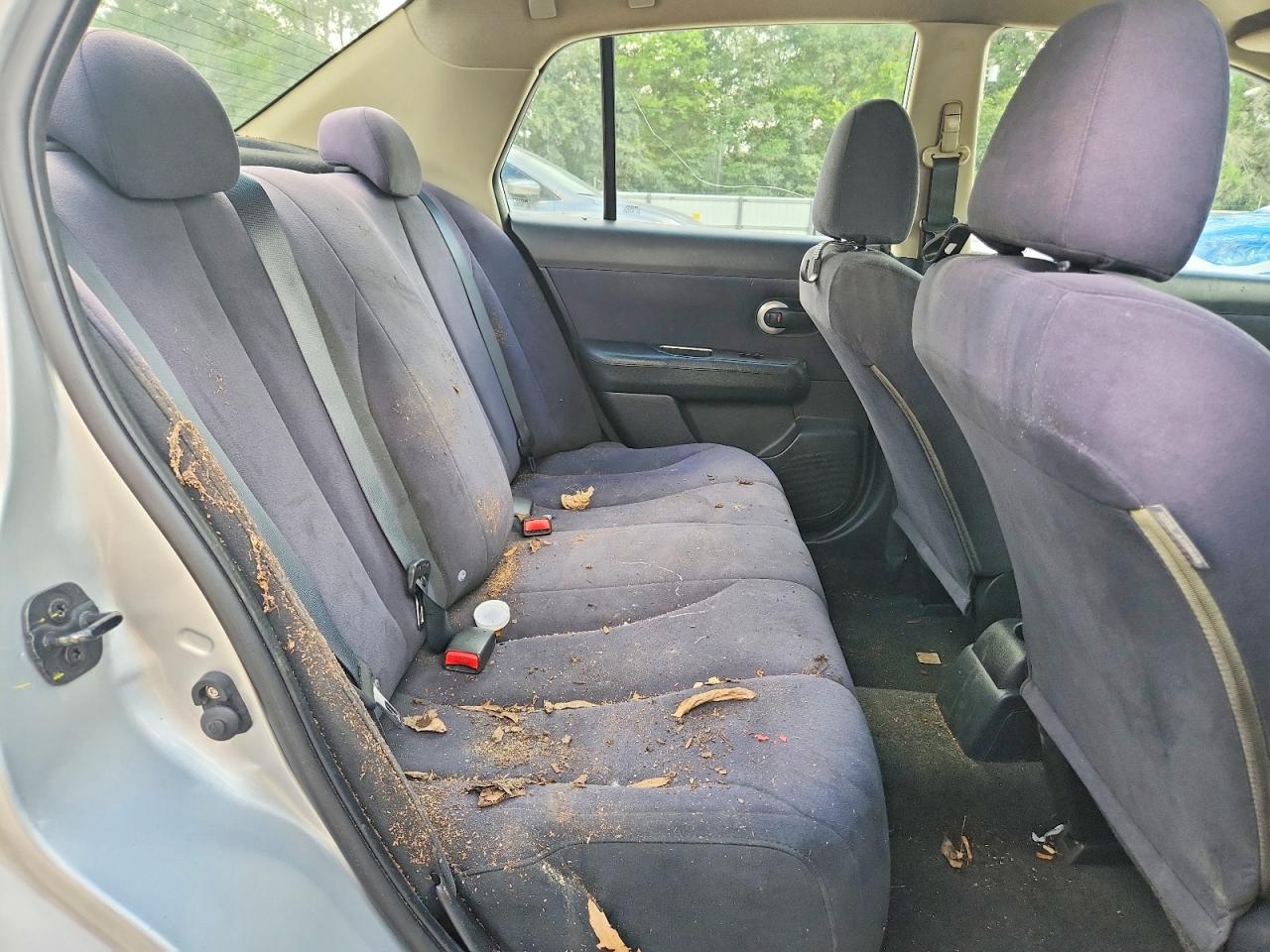 2008 Nissan Versa 1.8 S Silver vin: 3N1BC11E48L382597