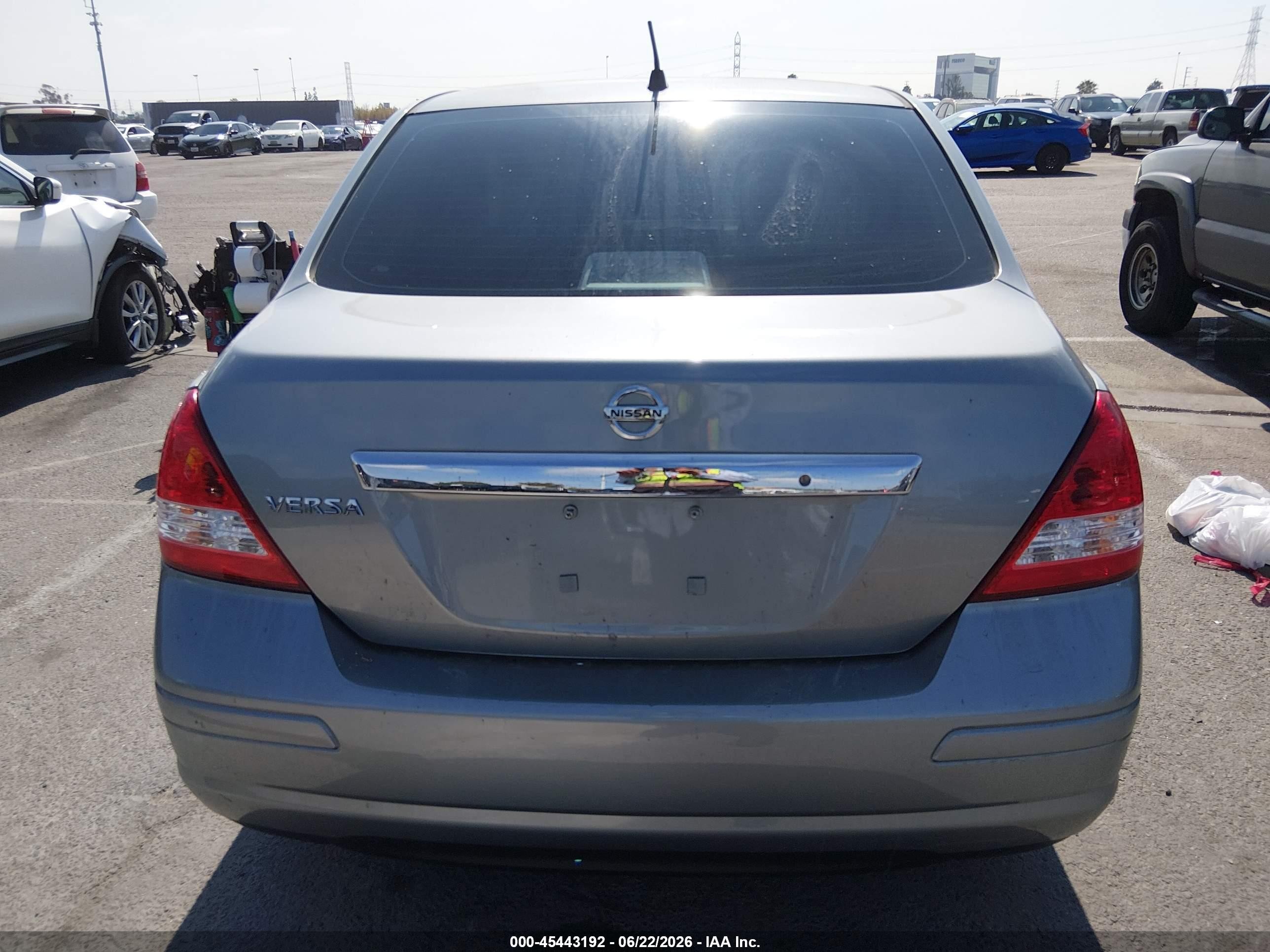 2008 Nissan Versa 1.8 S Gray vin: 3N1BC11E48L403206