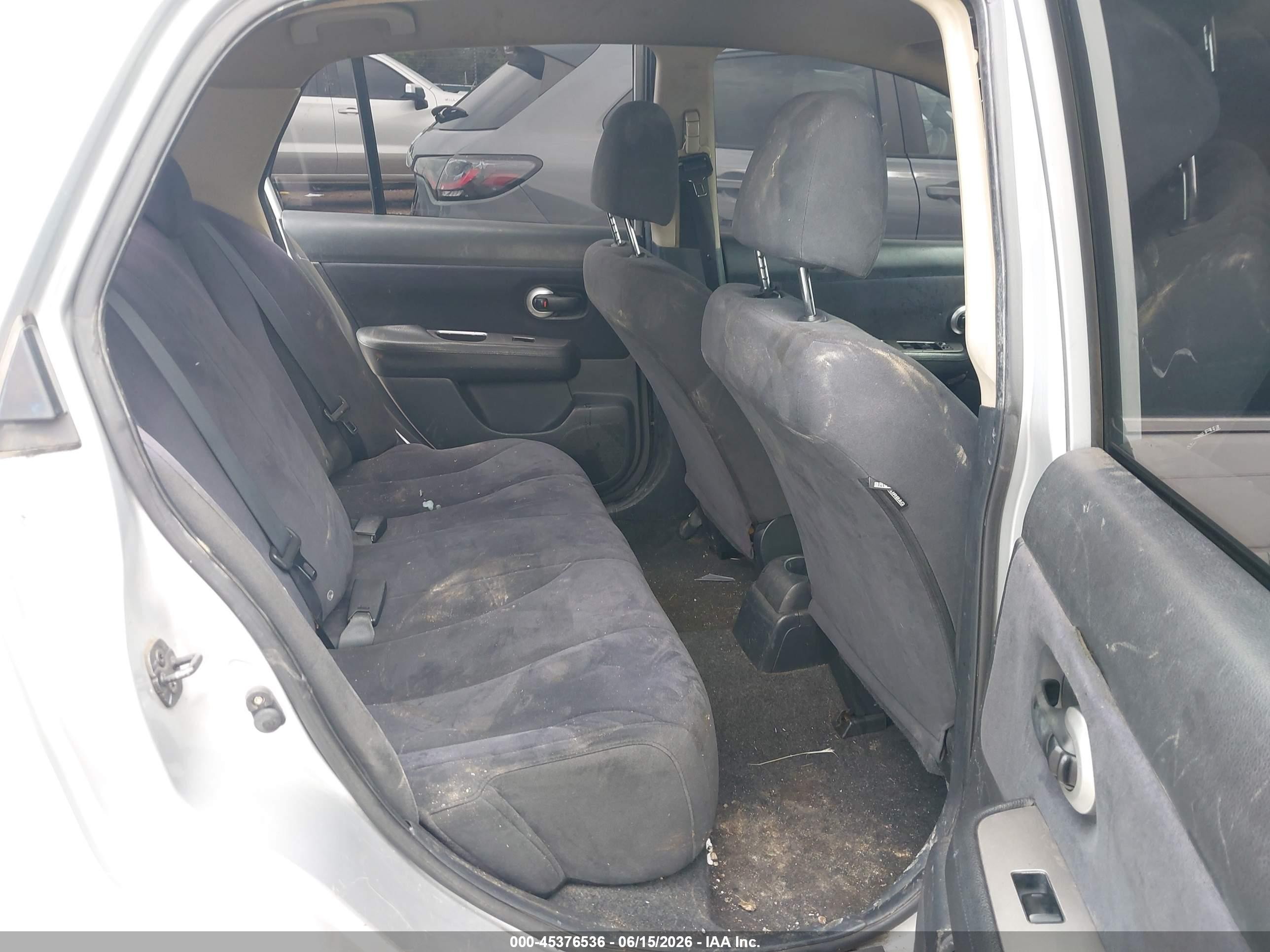2008 Nissan Versa 1.8 S Серебряный vin: 3N1BC11E48L454009