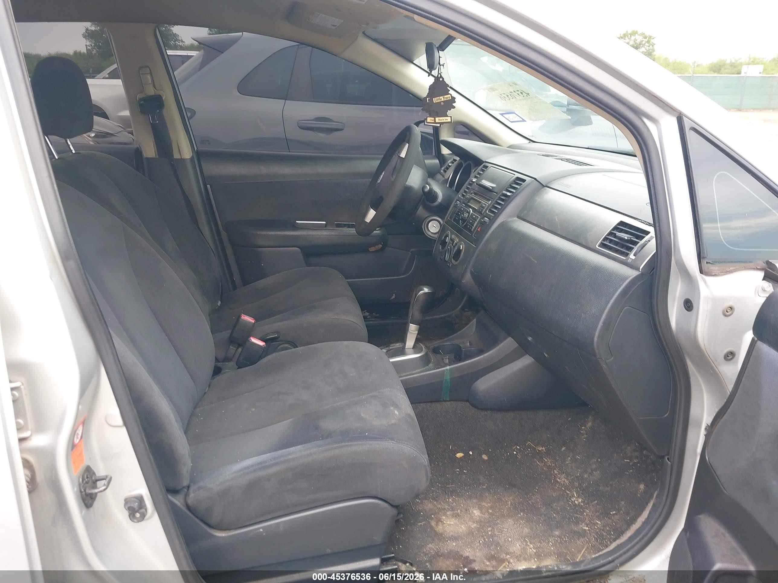 2008 Nissan Versa 1.8 S Серебряный vin: 3N1BC11E48L454009