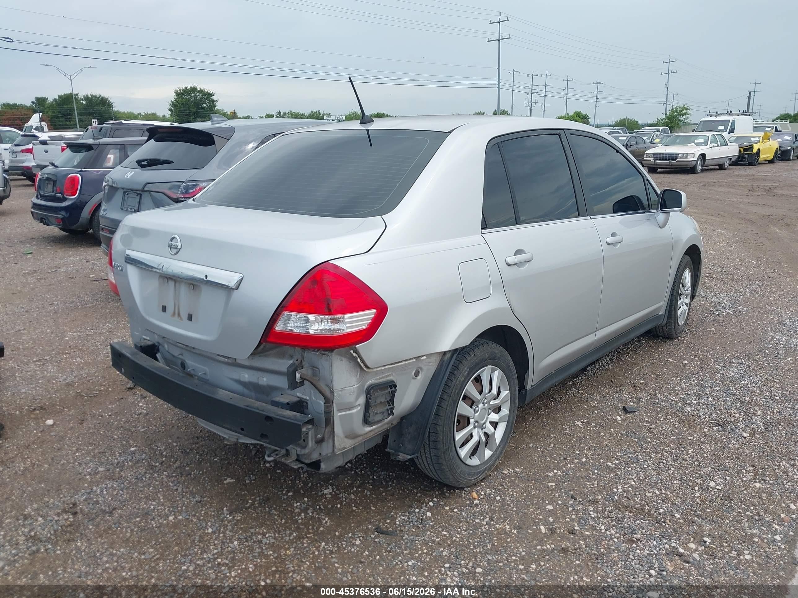 2008 Nissan Versa 1.8 S Серебряный vin: 3N1BC11E48L454009