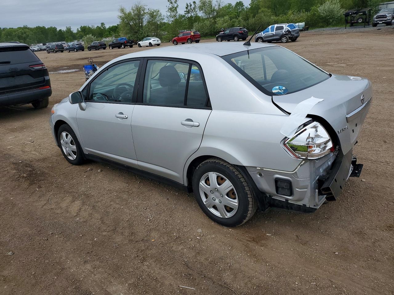 2009 Nissan Versa 1.8 S Silver vin: 3N1BC11E49L398087