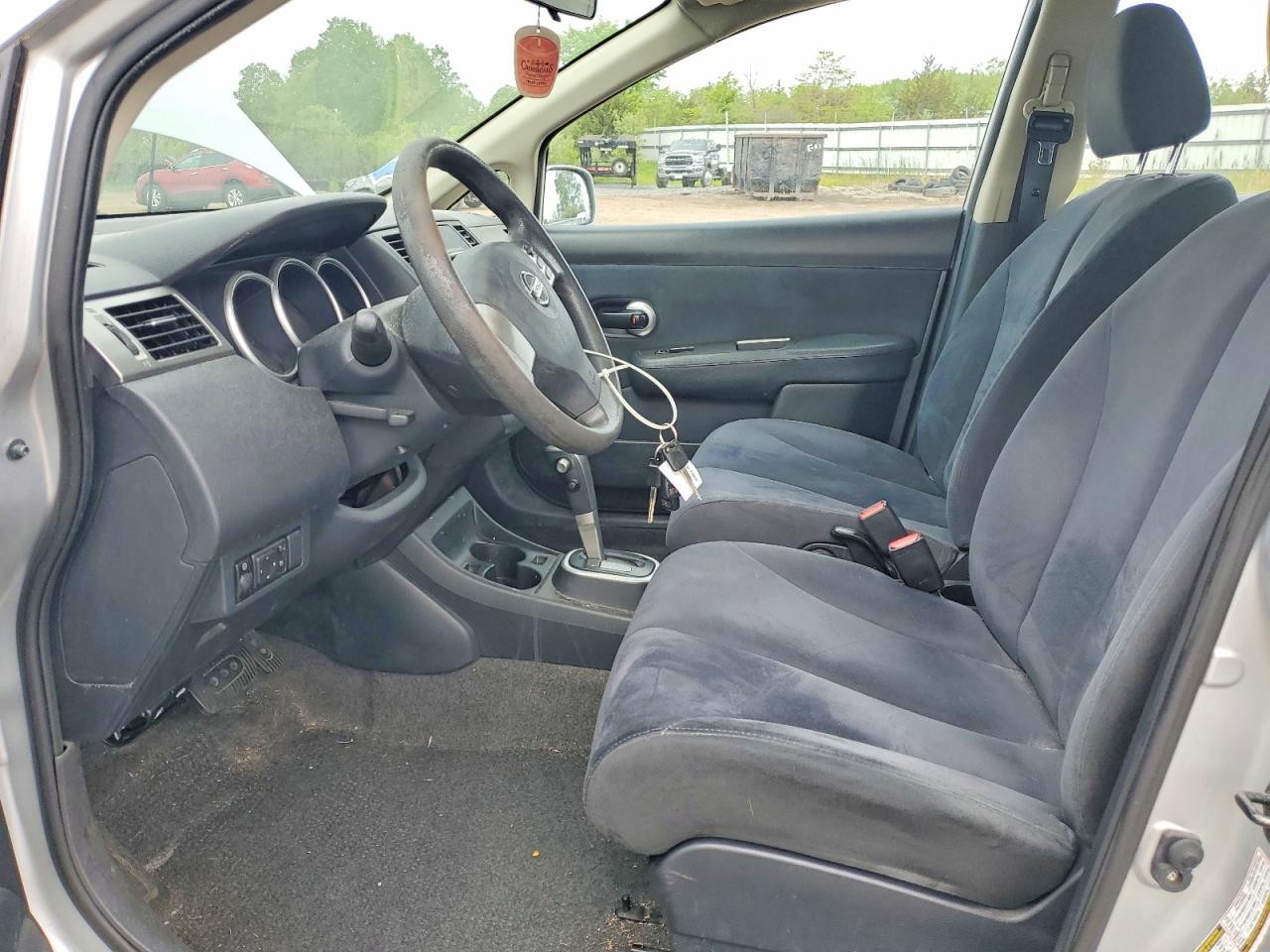 2009 Nissan Versa 1.8 S Silver vin: 3N1BC11E49L398087