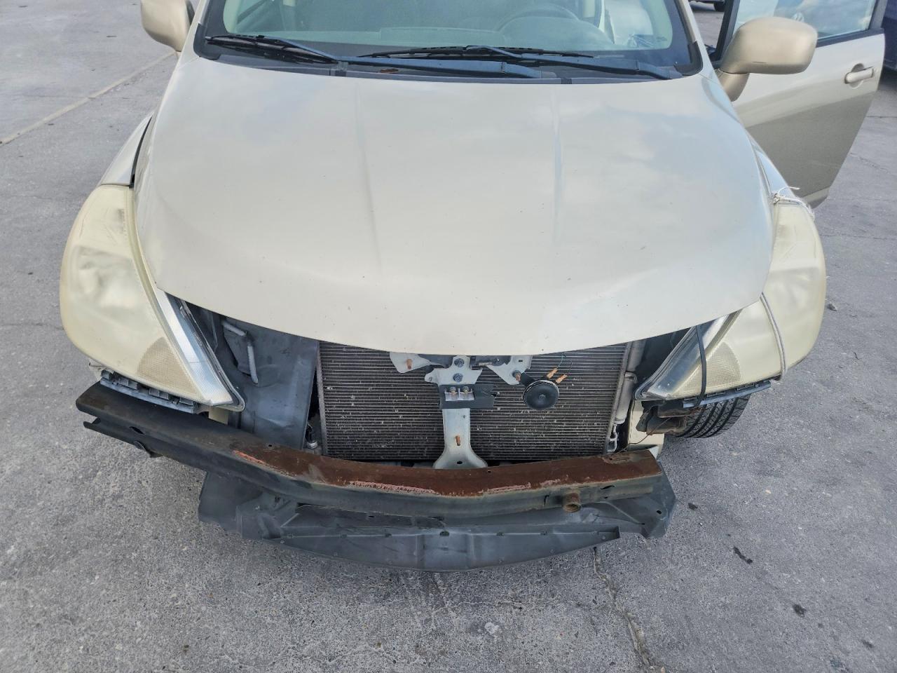 2009 Nissan Versa S Gold vin: 3N1BC11E49L470888