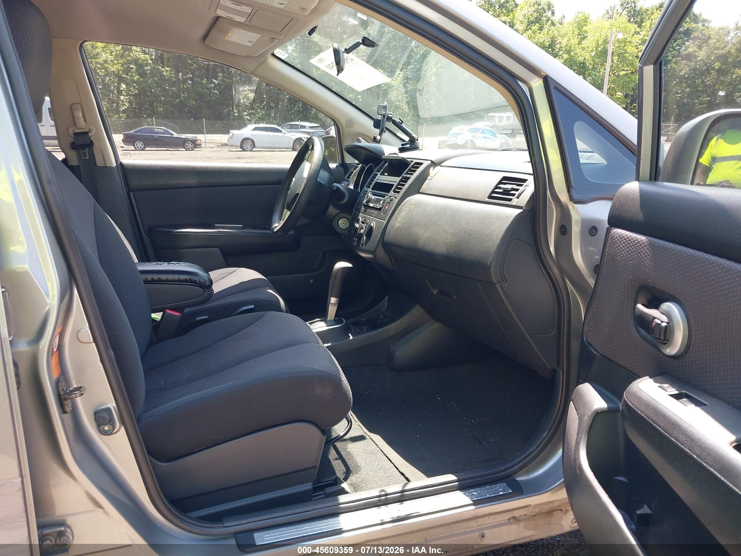 2007 Nissan Versa 1.8sl Silver vin: 3N1BC11E57L395650