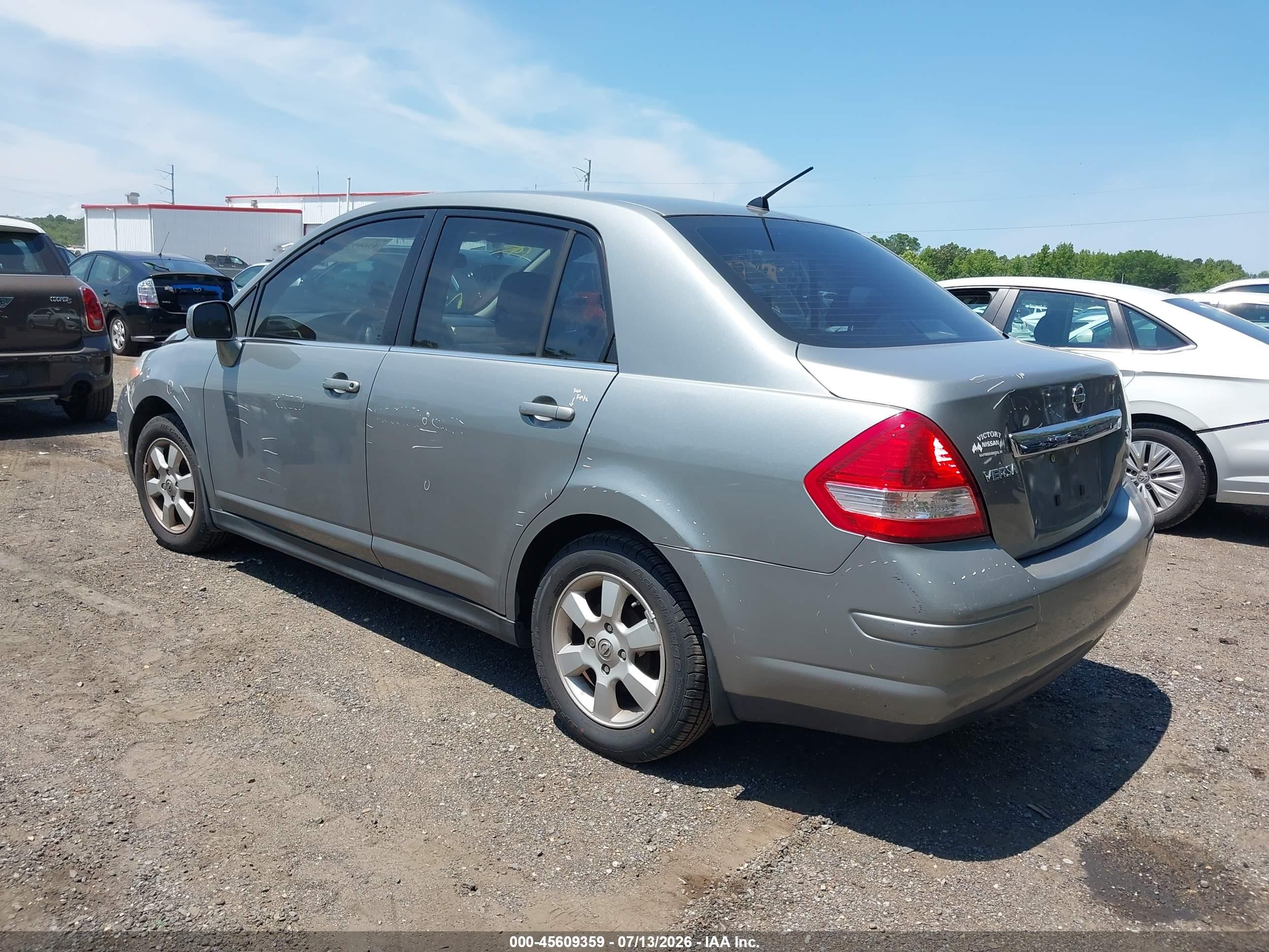 2007 Nissan Versa 1.8sl Silver vin: 3N1BC11E57L395650