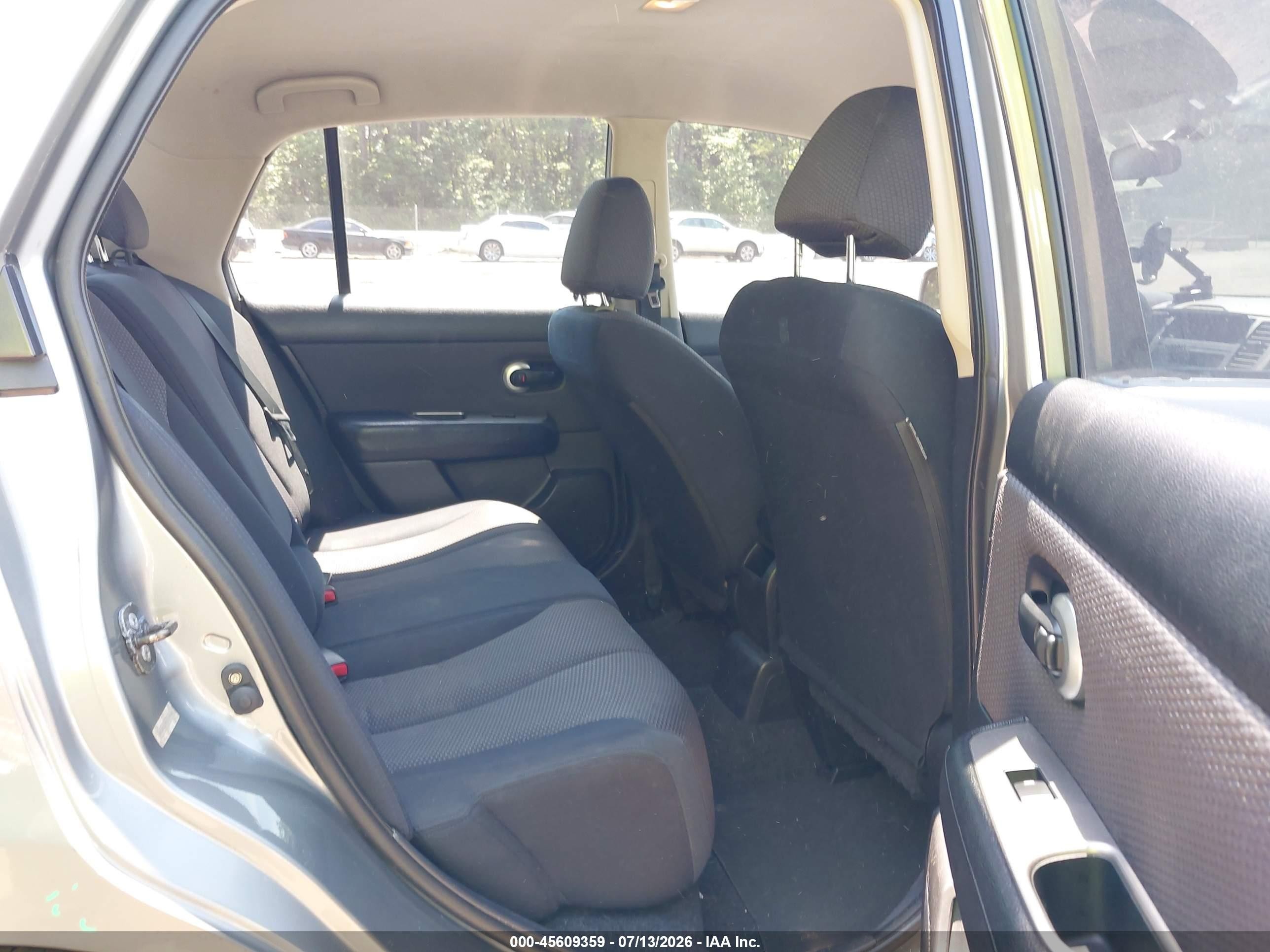2007 Nissan Versa 1.8sl Silver vin: 3N1BC11E57L395650