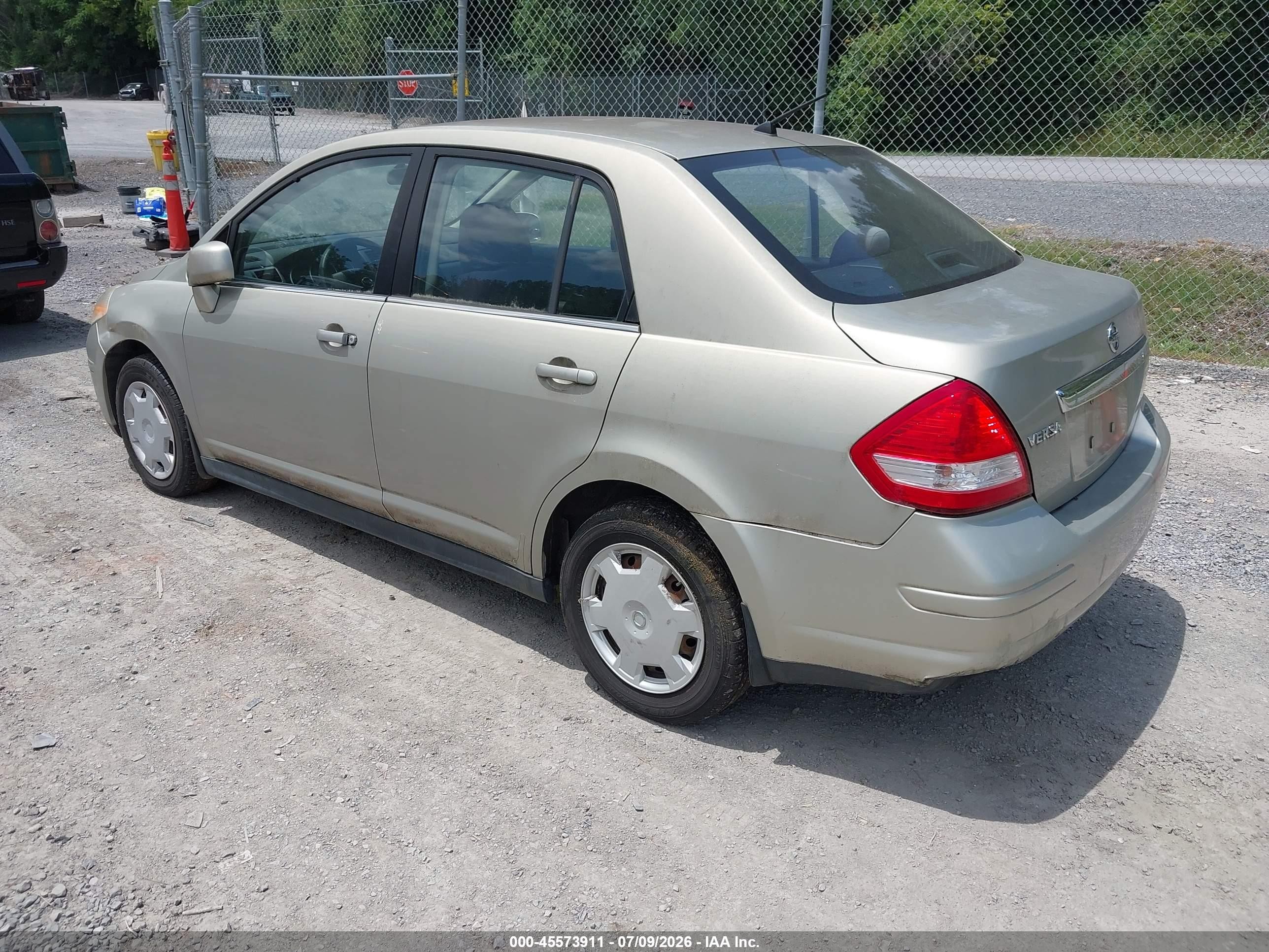 2008 Nissan Versa 1.8 S Gold vin: 3N1BC11E58L351925