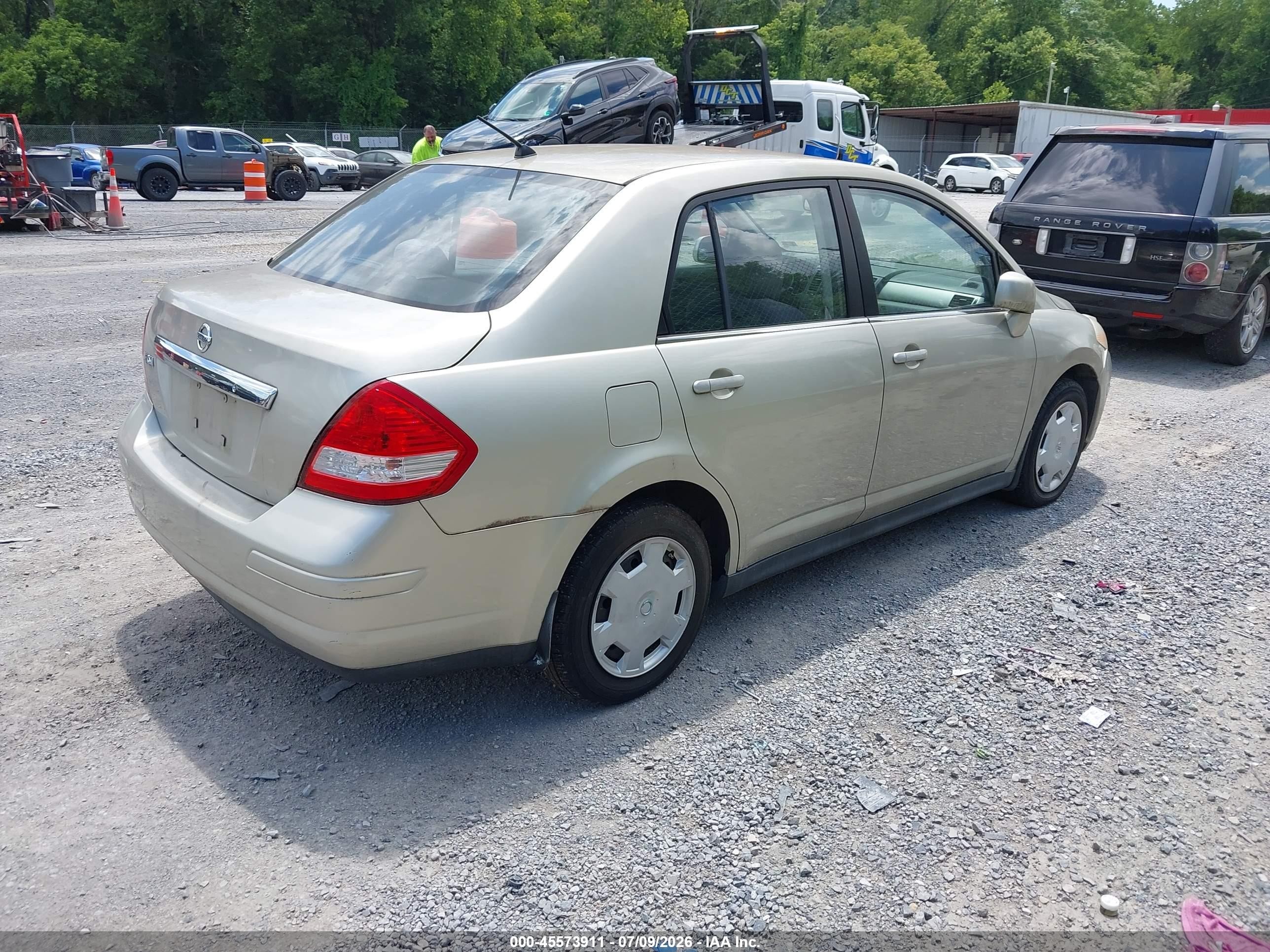 2008 Nissan Versa 1.8 S Gold vin: 3N1BC11E58L351925