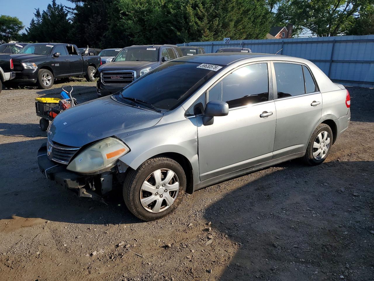 2008 Nissan Versa 1.8 S Silver vin: 3N1BC11E58L387243