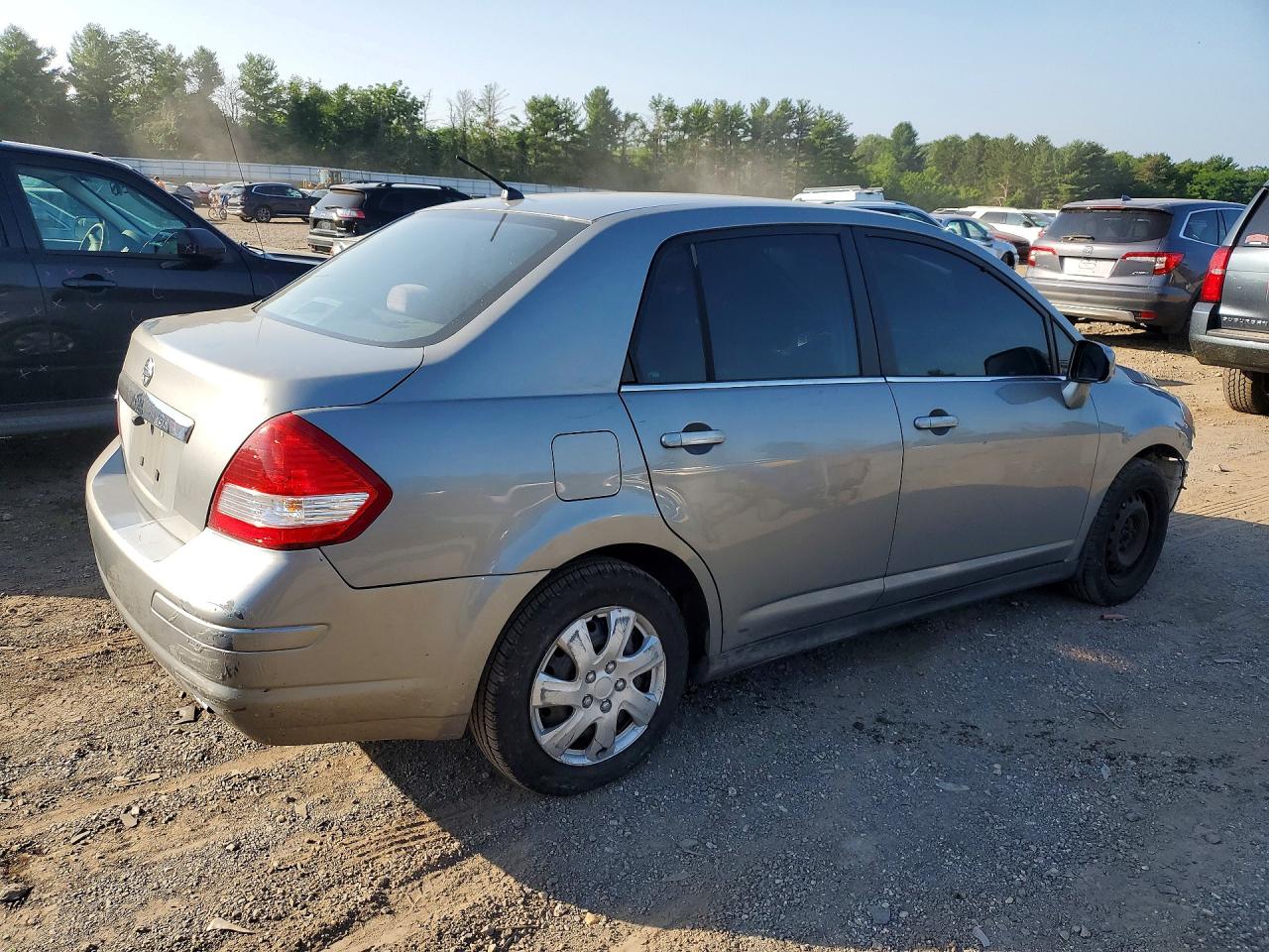 2008 Nissan Versa 1.8 S Серебряный vin: 3N1BC11E58L387243