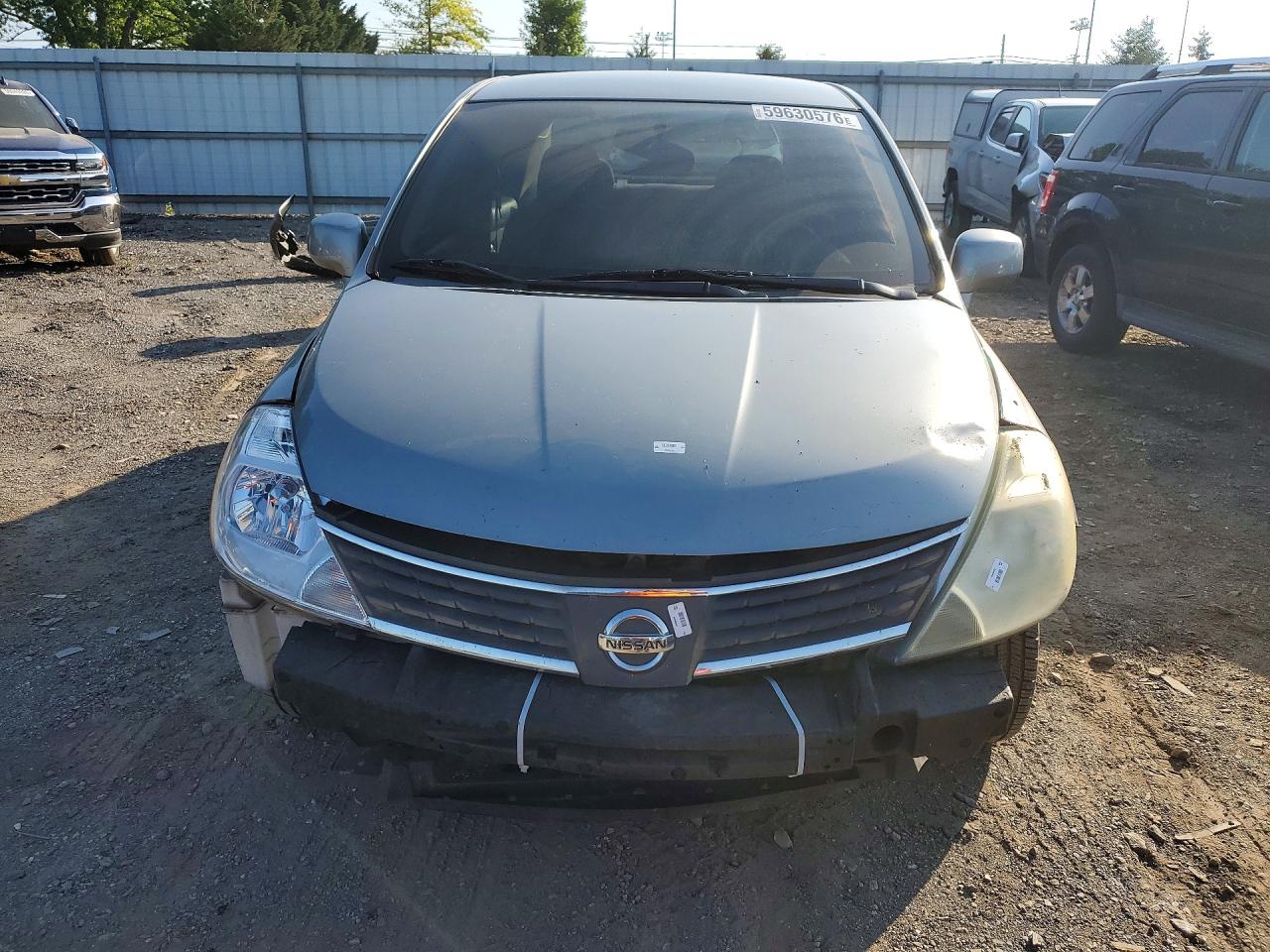 2008 Nissan Versa 1.8 S Серебряный vin: 3N1BC11E58L387243