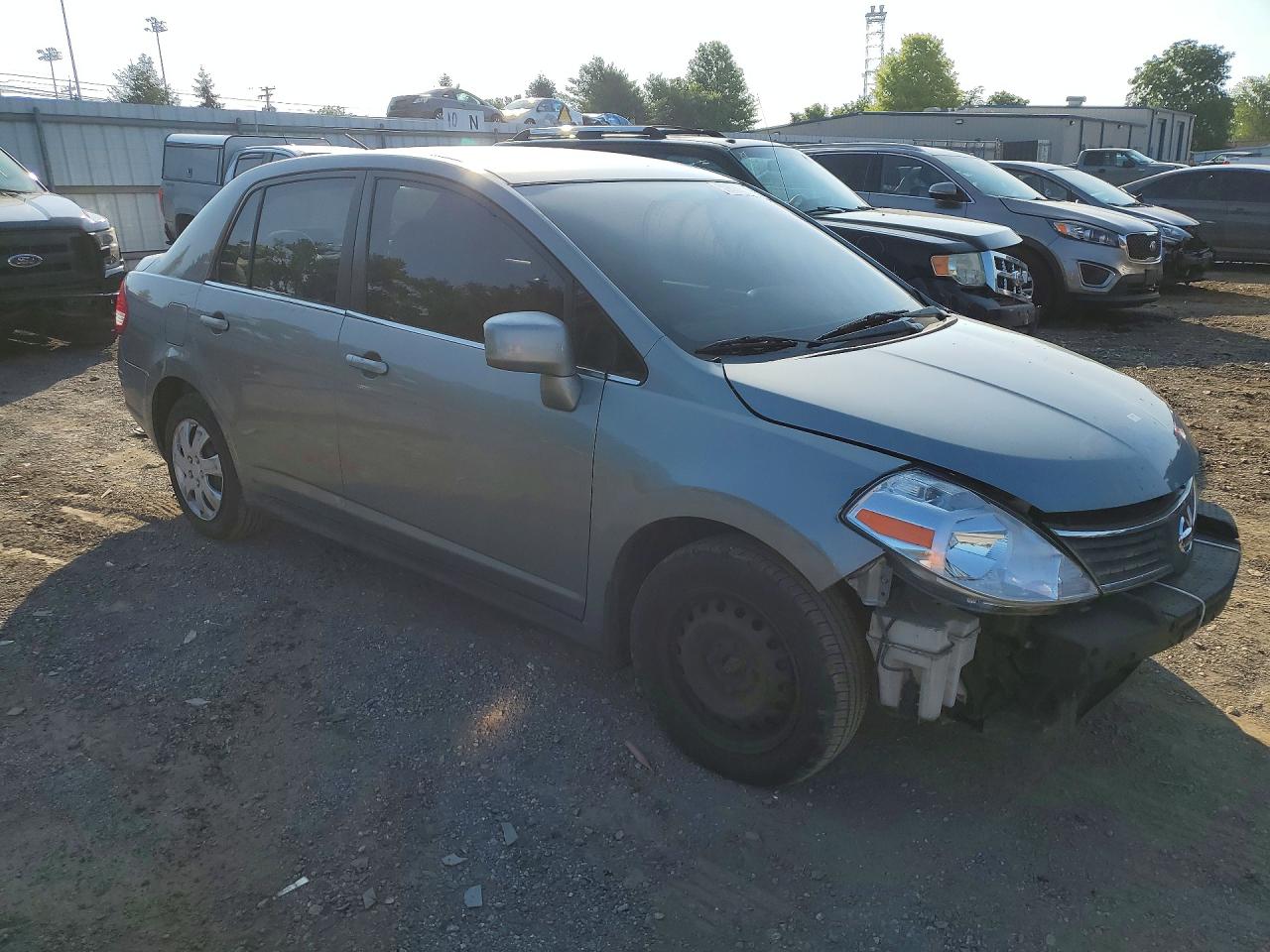 2008 Nissan Versa 1.8 S Серебряный vin: 3N1BC11E58L387243