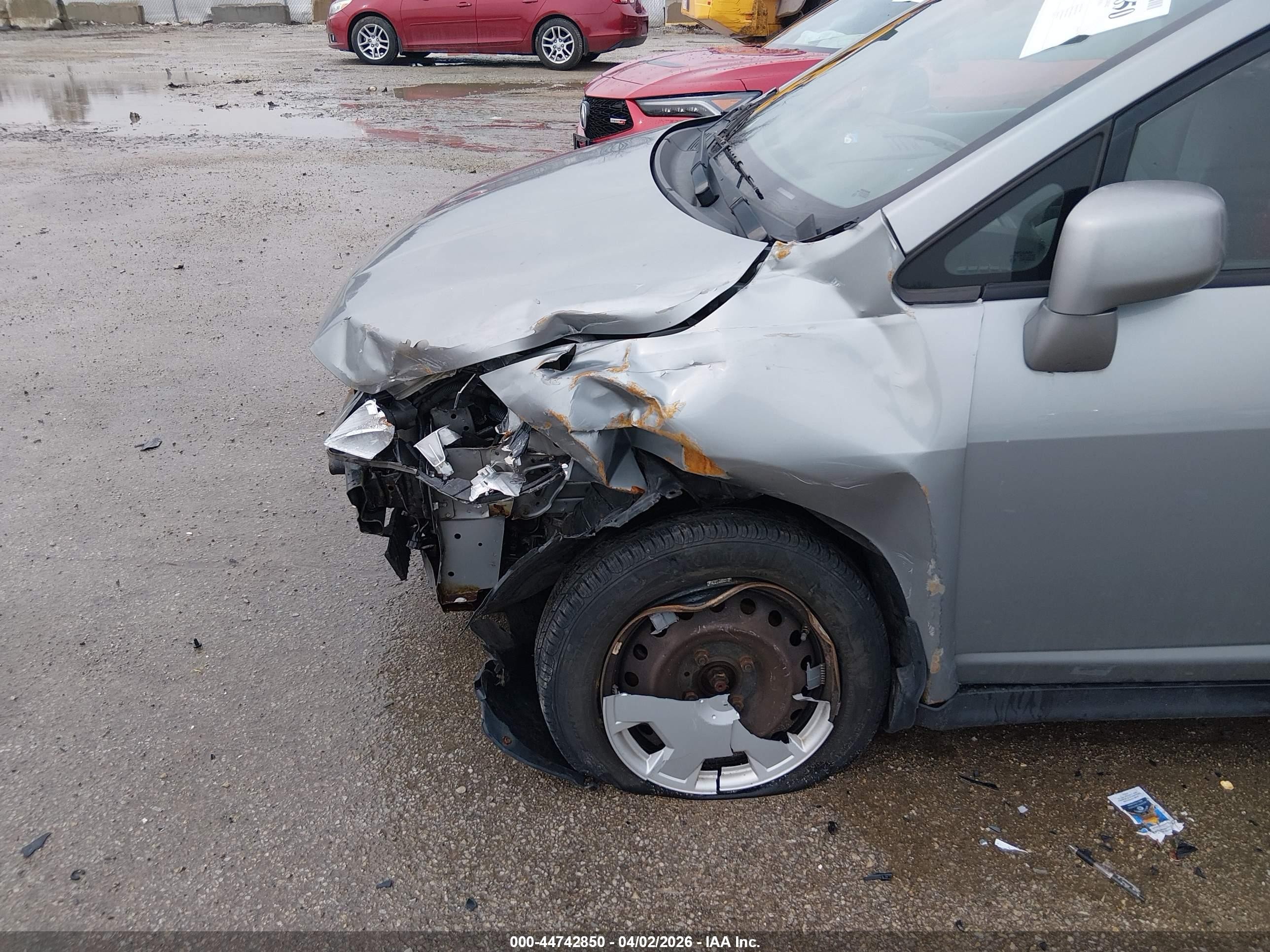 2009 Nissan Versa 1.8s Silver vin: 3N1BC11E59L398552