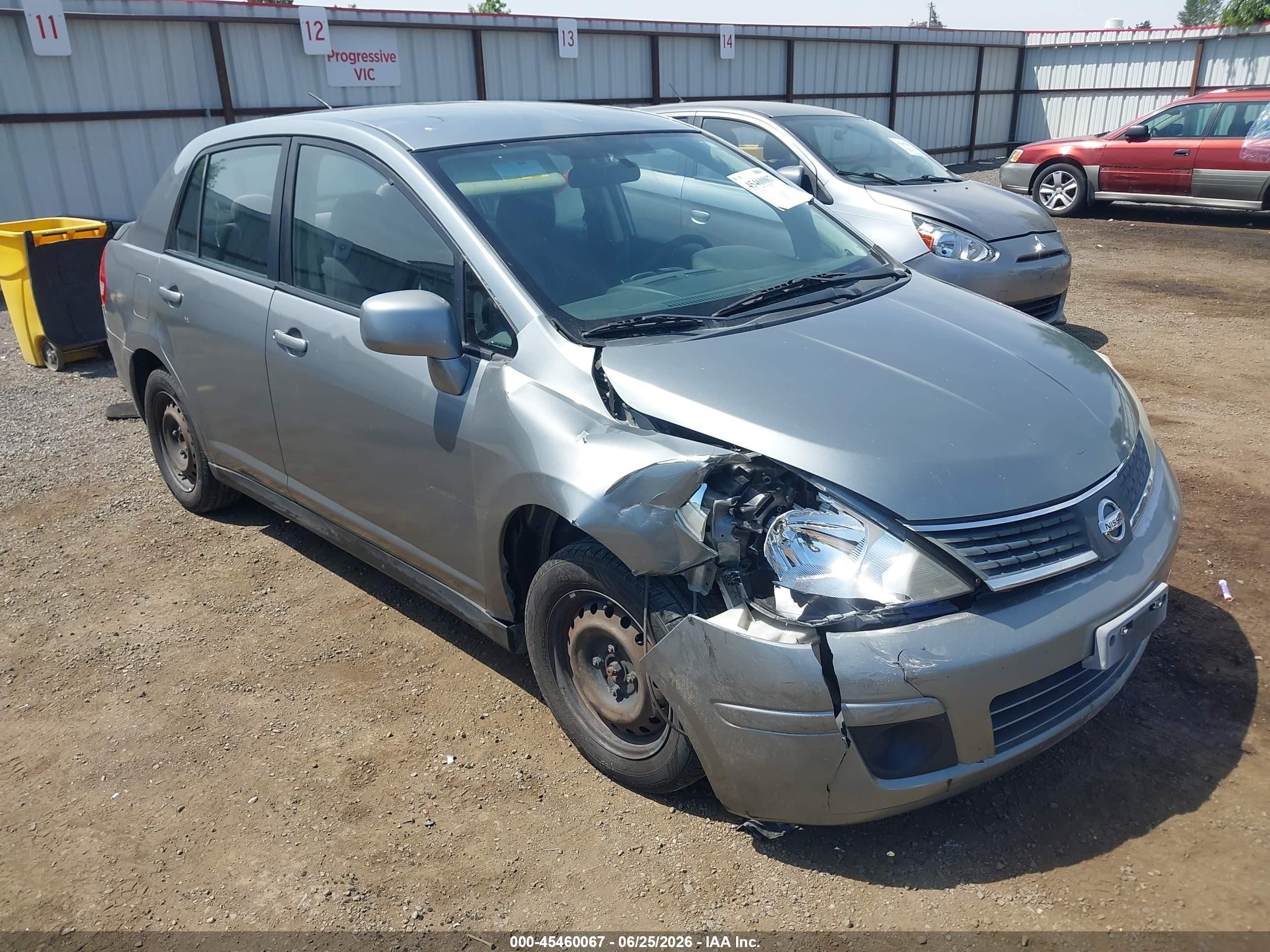2009 Nissan Versa 1.8s Silver vin: 3N1BC11E59L464811